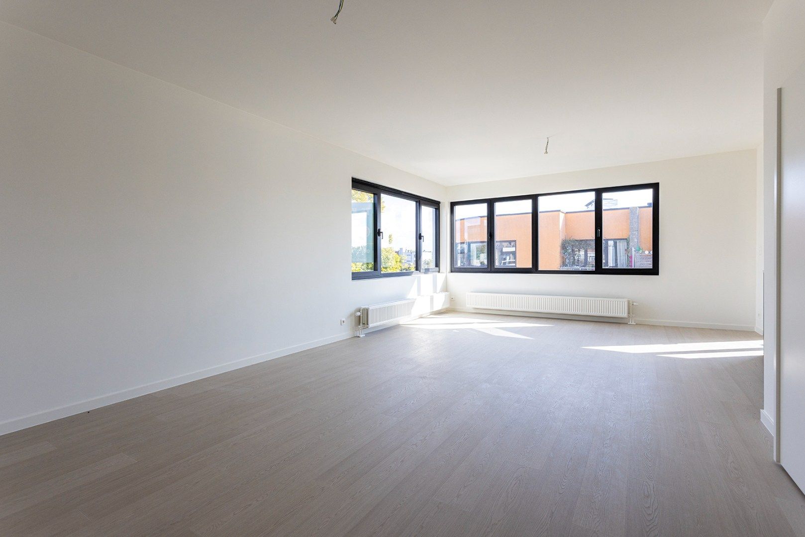 Ruim vernieuwbouw 2-slaapkamer appartement nabij De Roma! foto 2