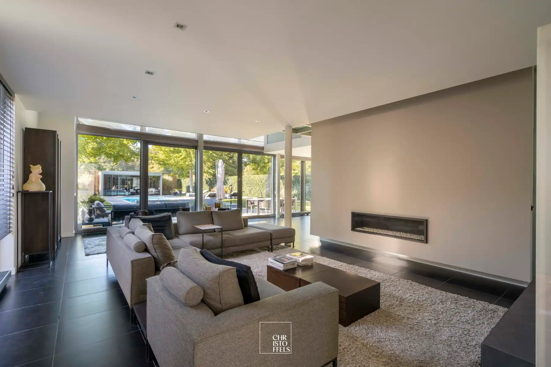 Moderne villa (374 m²) met zwembad en poolhouse op perceel van 1.039 m² foto 5