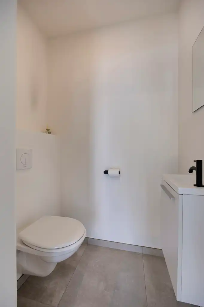 Gerenoveerde gezinswoning met ruime opslagplaats foto 13