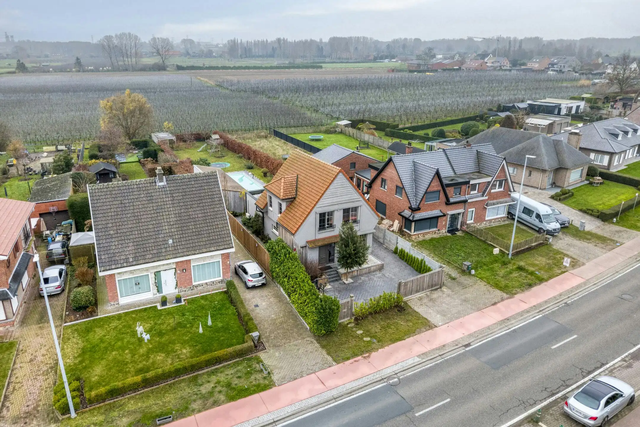 Gerenoveerd vrijstaand huis met zwembad, poolhouse en tuin foto 29