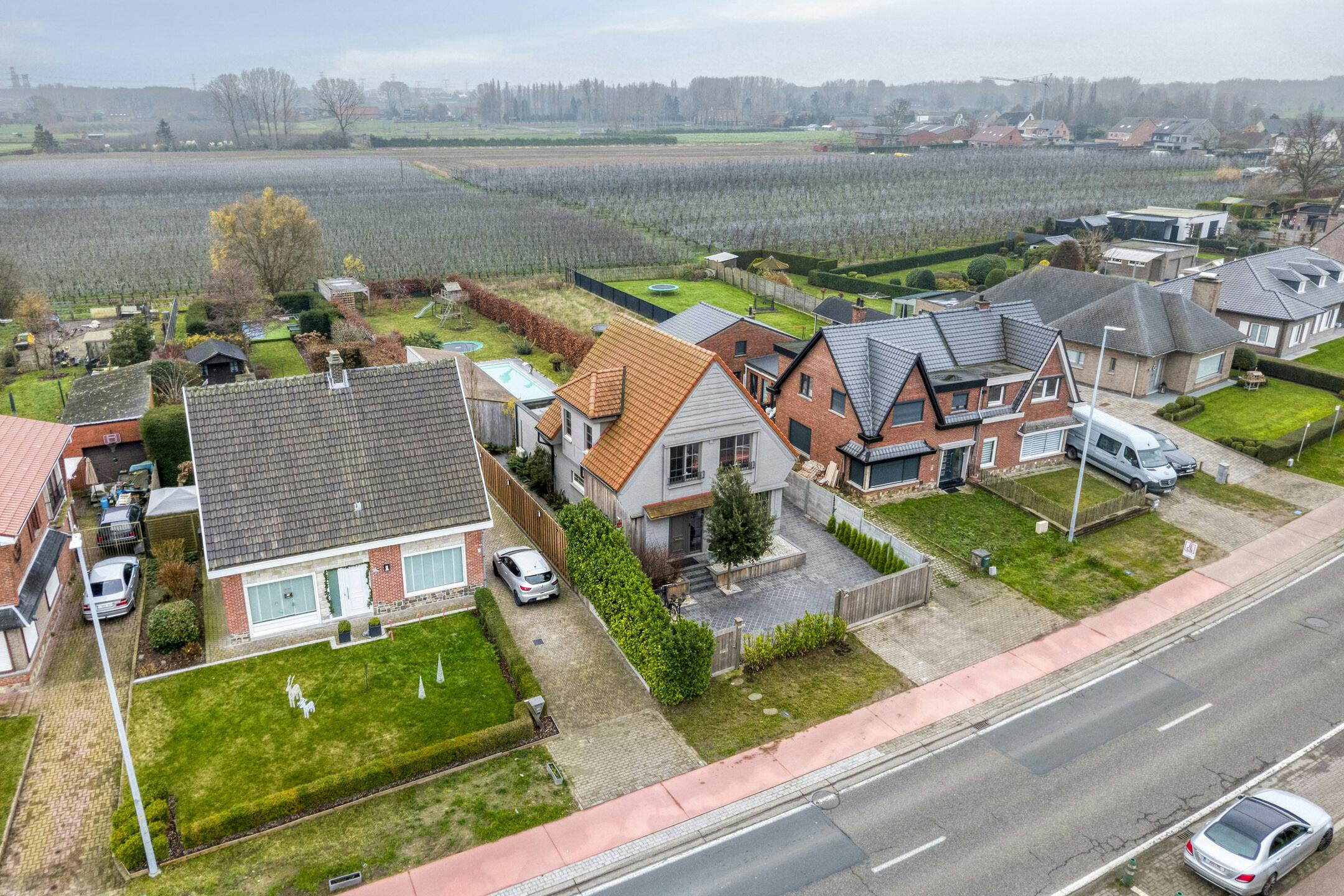 Gerenoveerd vrijstaand huis met zwembad, poolhouse en tuin foto 30