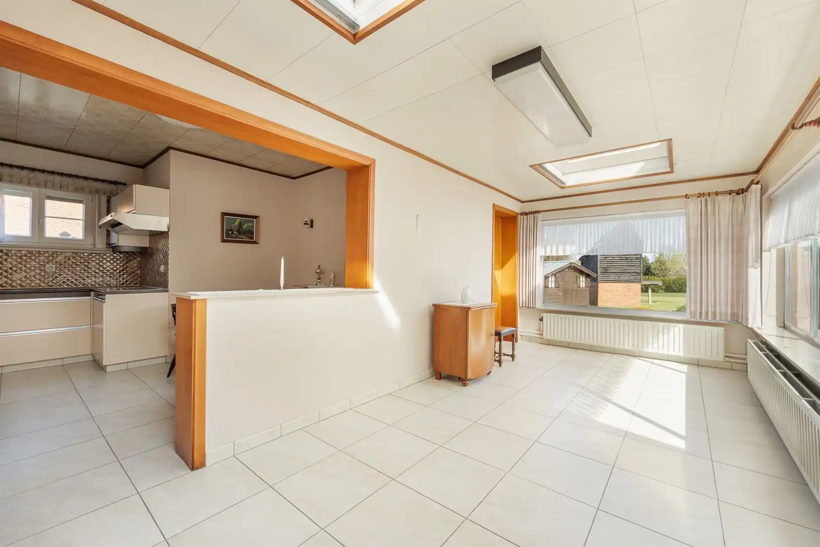 Instapklare woning met garage en tuin! foto 6