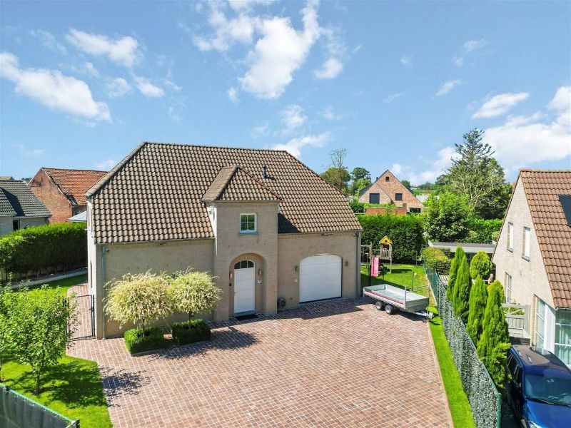 ()=>{if(producerUpdateValueVersion(node),producerAccessed(node),node.value===ERRORED)throw node.error;return node.value} Beheytstraat 3 - 8800 Roeselare