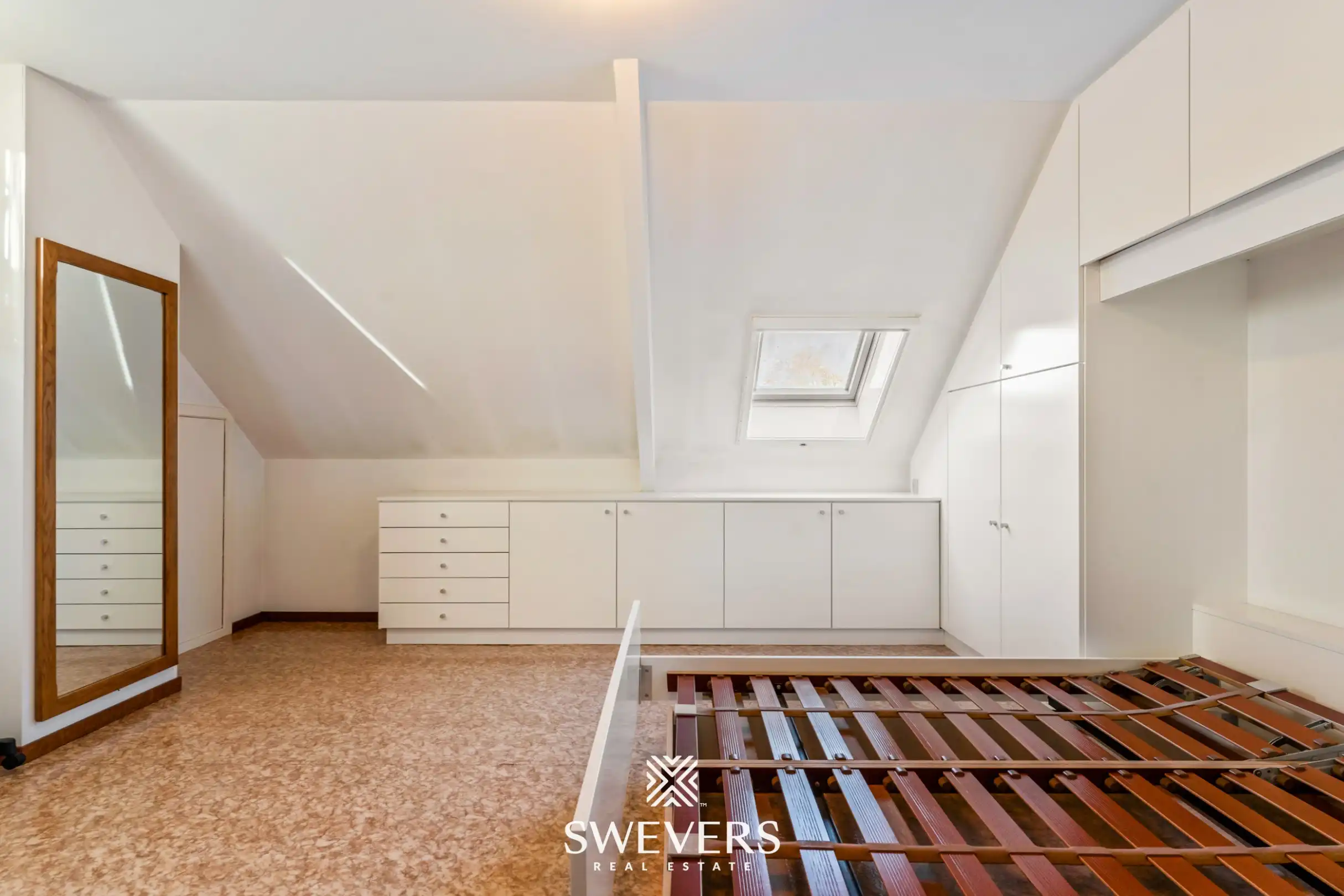 Verzorgd duplex-appartement, 1 slpk, met tuin en ruime garage  foto 18