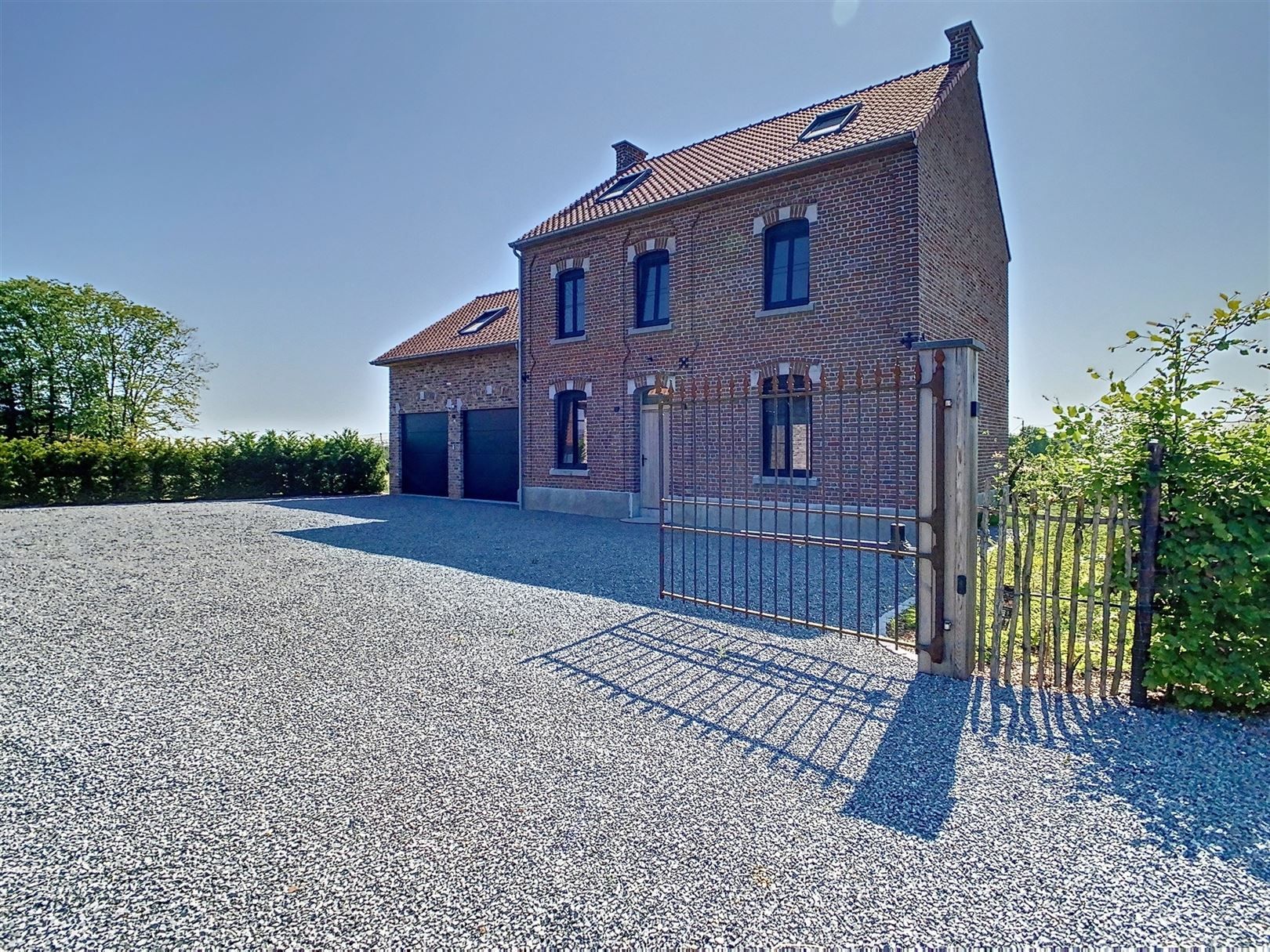 Exclusieve woning met bijbouw (uitbating B&B) opp 40a 22ca foto 2