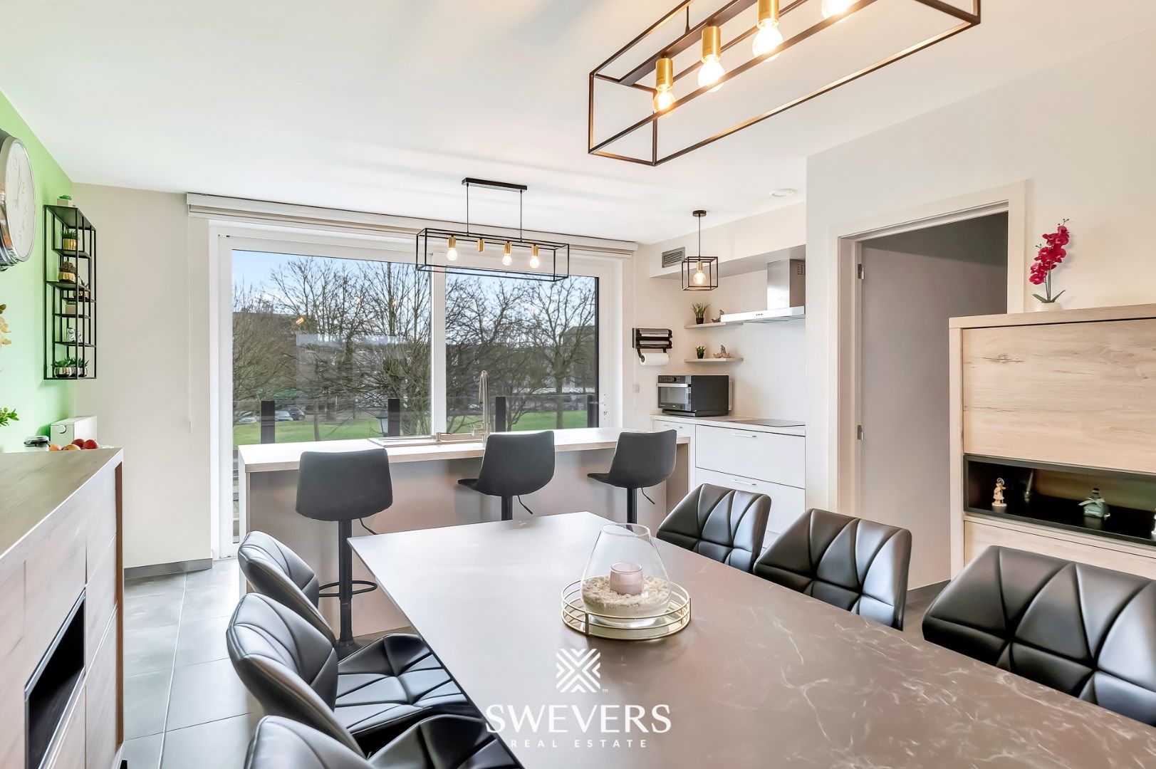Modern, instapklaar appartement met balkon en terras op rustige locatie in Heppen foto 9