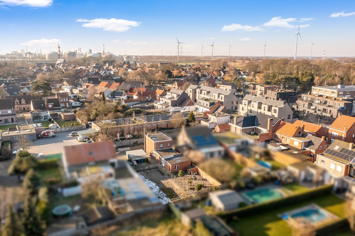 Licht op te frissen, vrijstaande woning met 2 à 3 slpk., tuin en dubbele garage foto 21