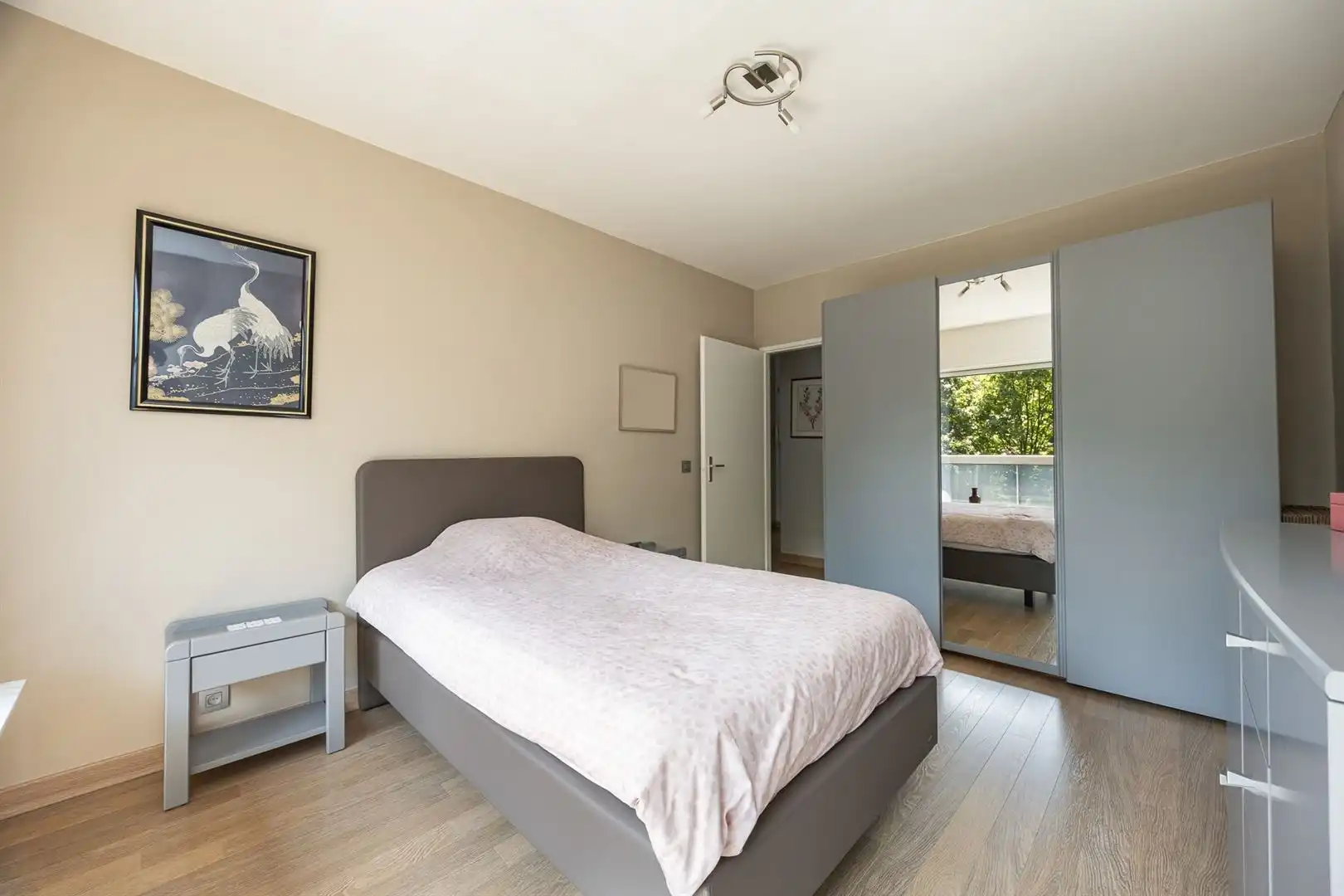 Lichtrijk appartement met terras en groen zicht foto 10