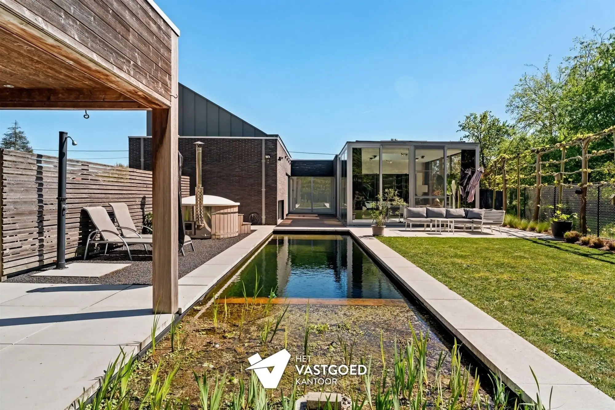 RECENTE WONING MET KWALITATIEVE AFWERKING OP TOP-LIGGING foto 26