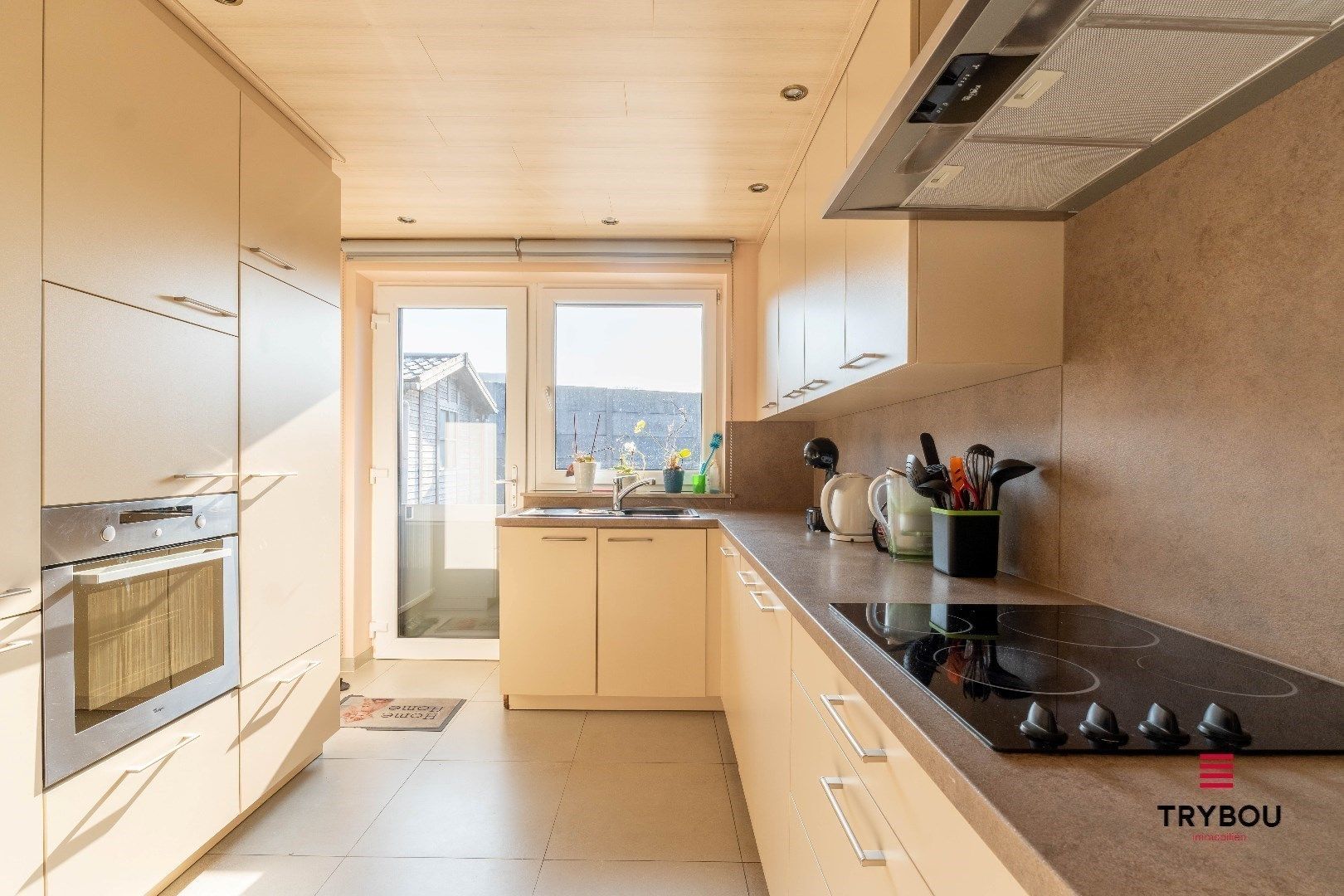 Instapklare halfopen woning in Esen met tuin en 3 slaapkamers - wordt verkocht onder registratie rechten! foto 9