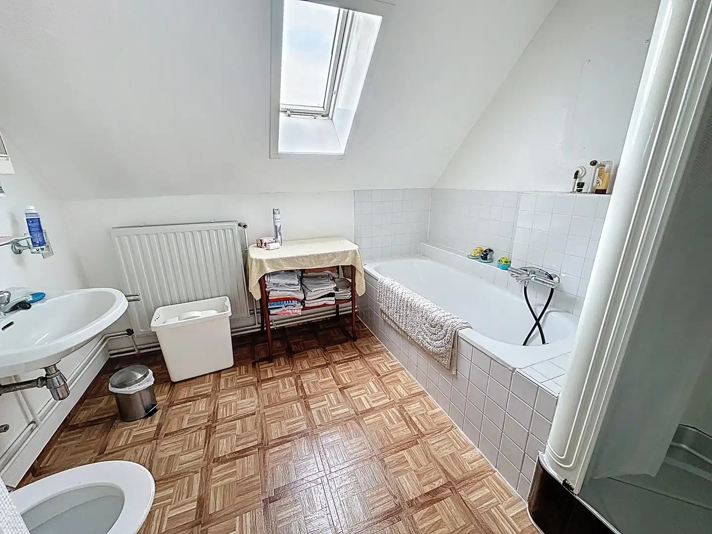 Welgelegen alleenstaande villa met opknapwerk Oostduinkerke-bad. foto 10