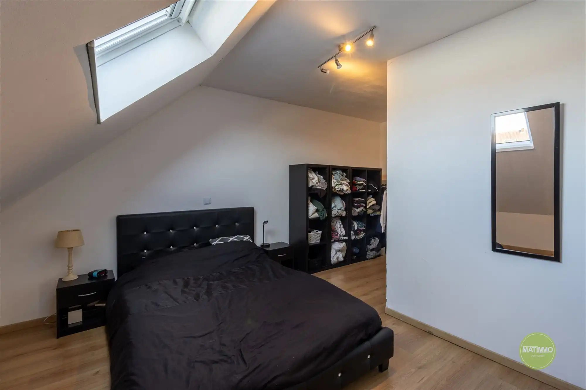 Instapklare starterswoning met 3 slaapkamers en tuin in Mol foto 14