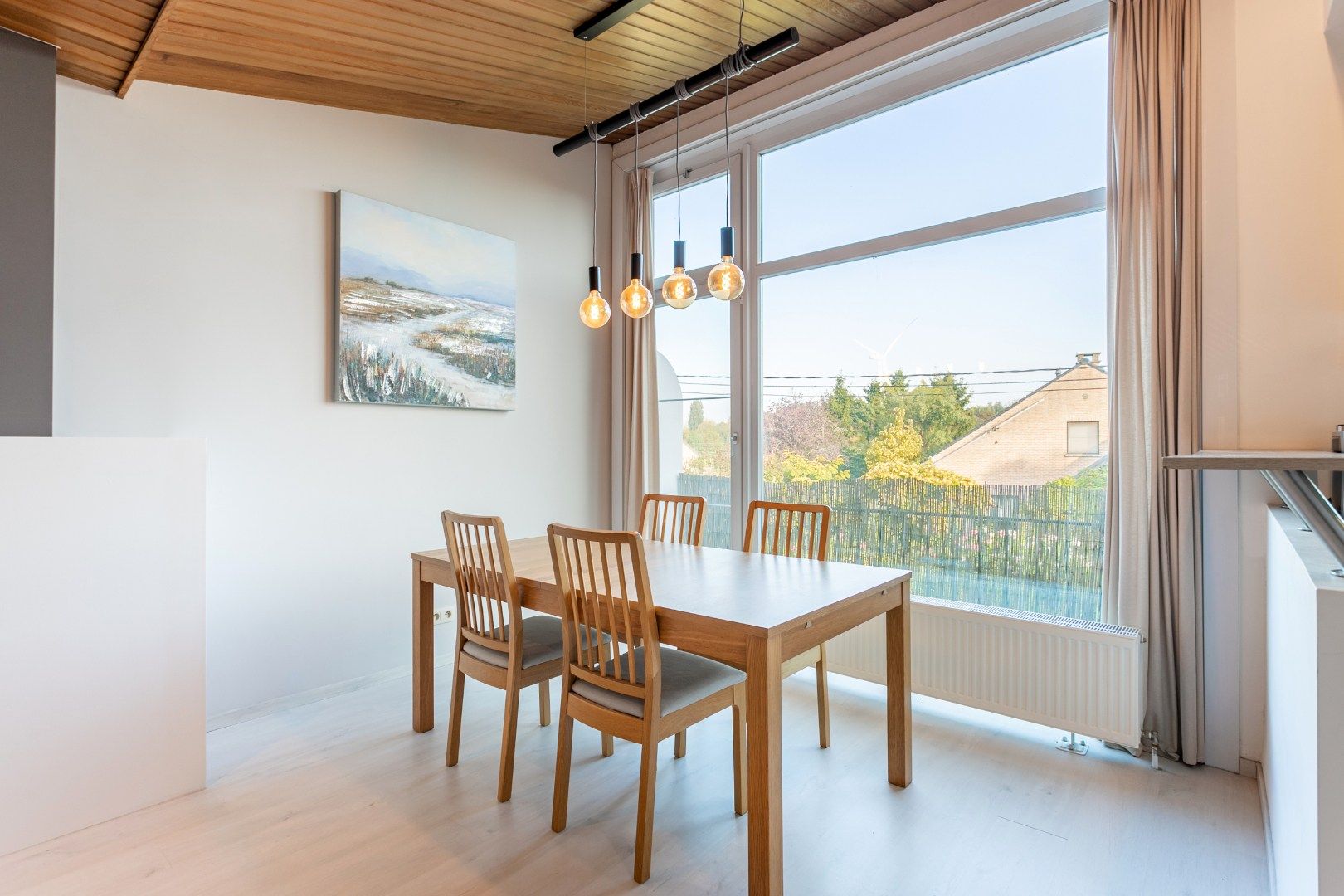Rustig gelegen halfopen woning met tuin en garage foto 8