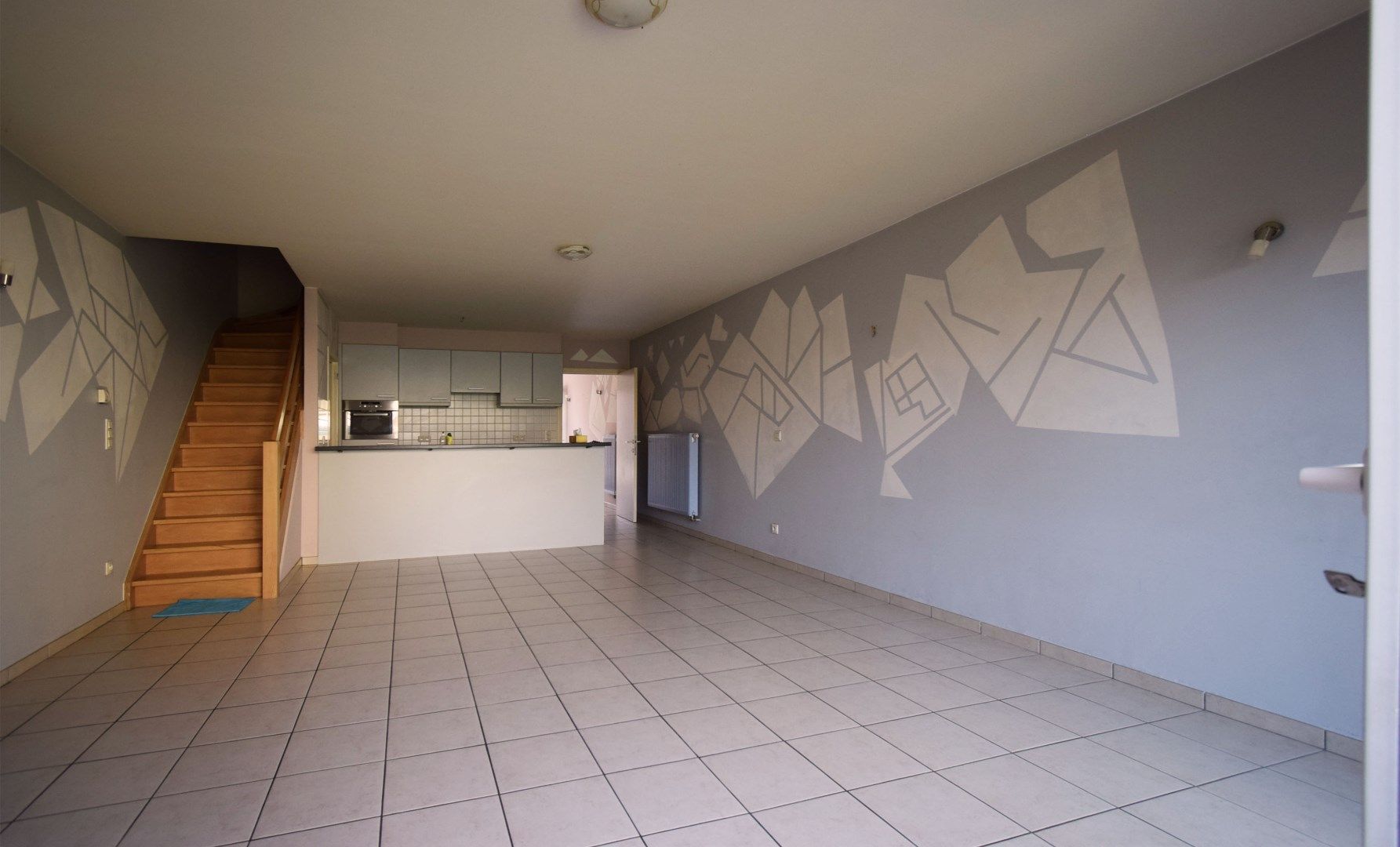 COMFORTABELE RIJWONING MET GARAGE RUSTIG GELEGEN IN CENTRUM MIDDELKERKE foto 3