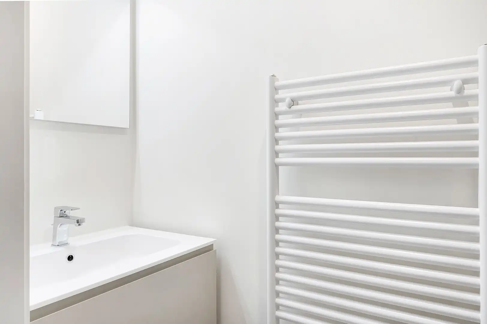 OPENDEUR ZATERDAG 18 APRIL TUSSEN 14U-16U -  Ruime woning met vier slaapkamers en een grote tuin, gelegen in een rustige en aangename omgeving. foto 28