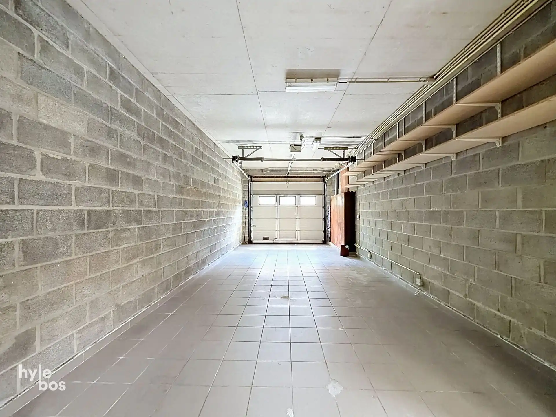Aan stadsrand gelegen magazijnruimte foto 6