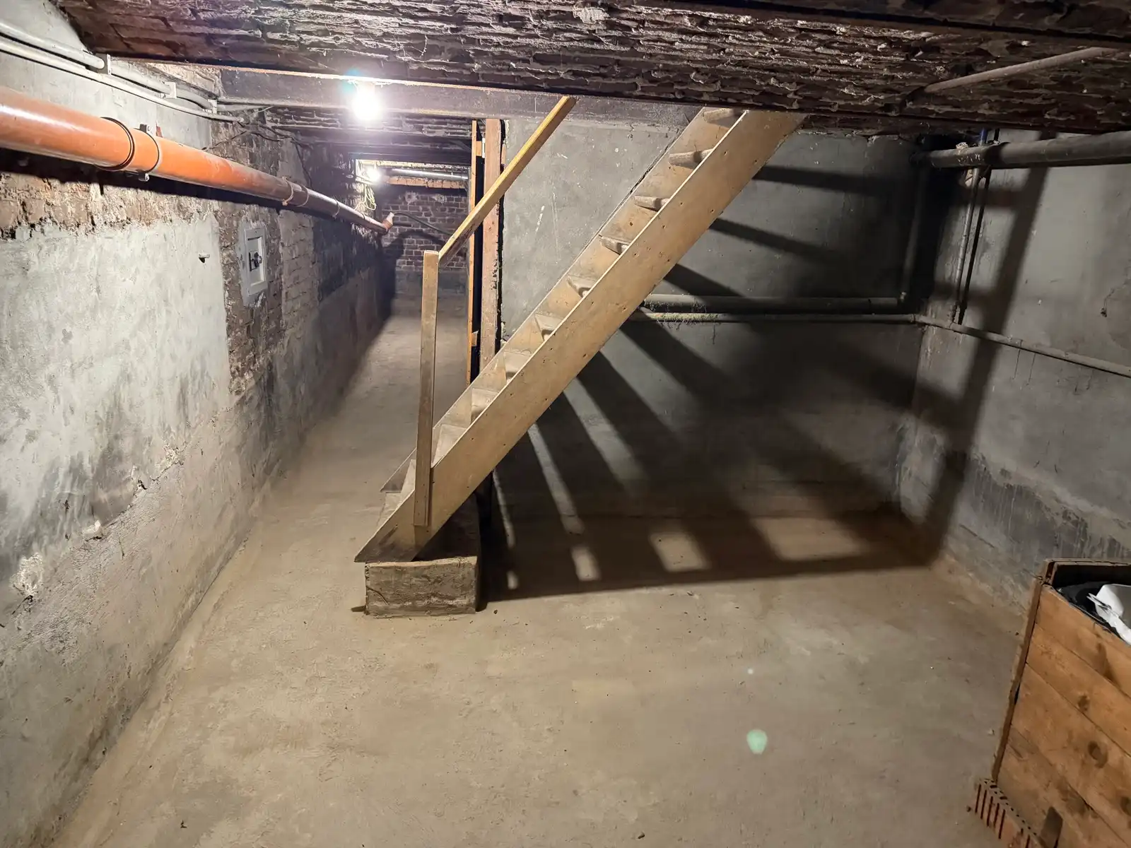 Projectgrond (vroegere feestzaal met woonst en parking) foto 29