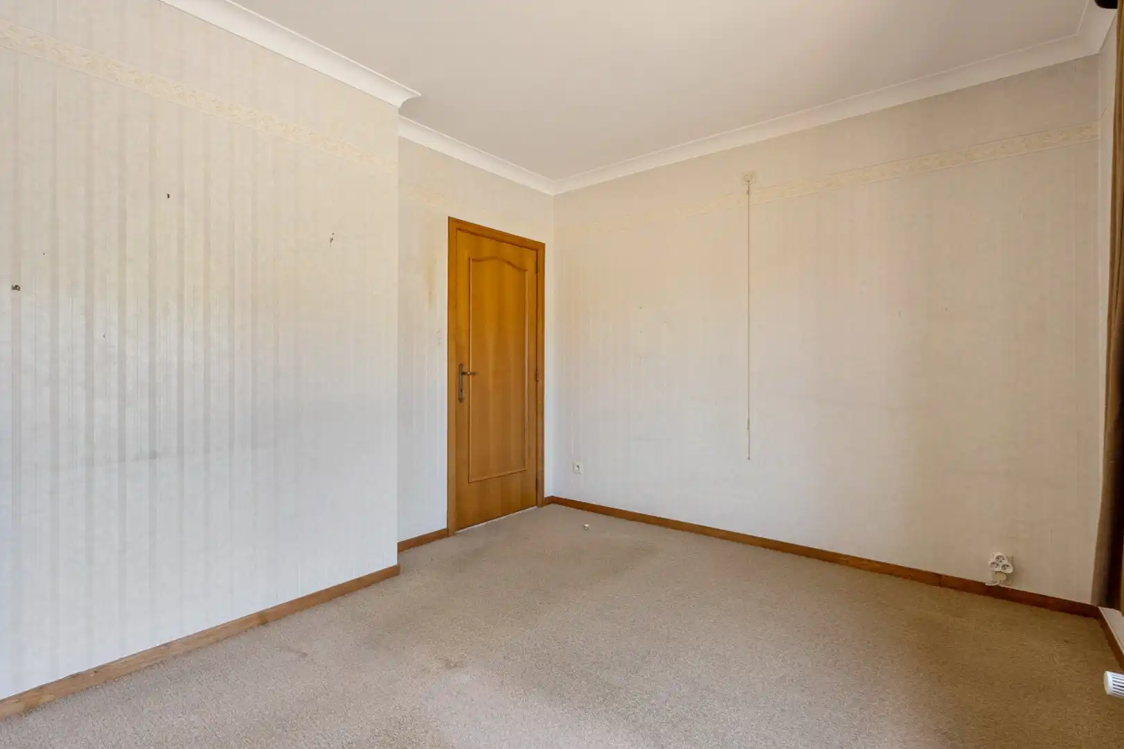 Gelijkvloerse gezinswoning op een ruim perceel van 9a51ca op een rustige locatie met uitzicht op achterliggende weilanden!  foto 18