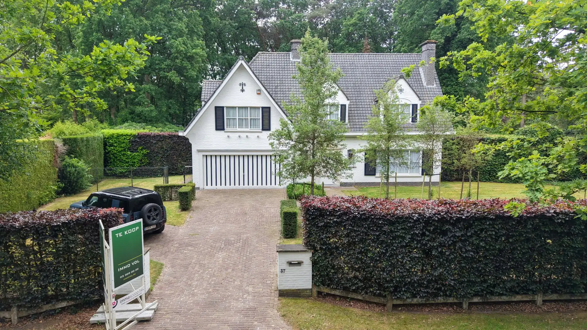 Klassieke villa op een perceel van 3.890 m² met een straatbreedte van 40 meter en Zuid-Oriëntatie te Schilde  foto 3