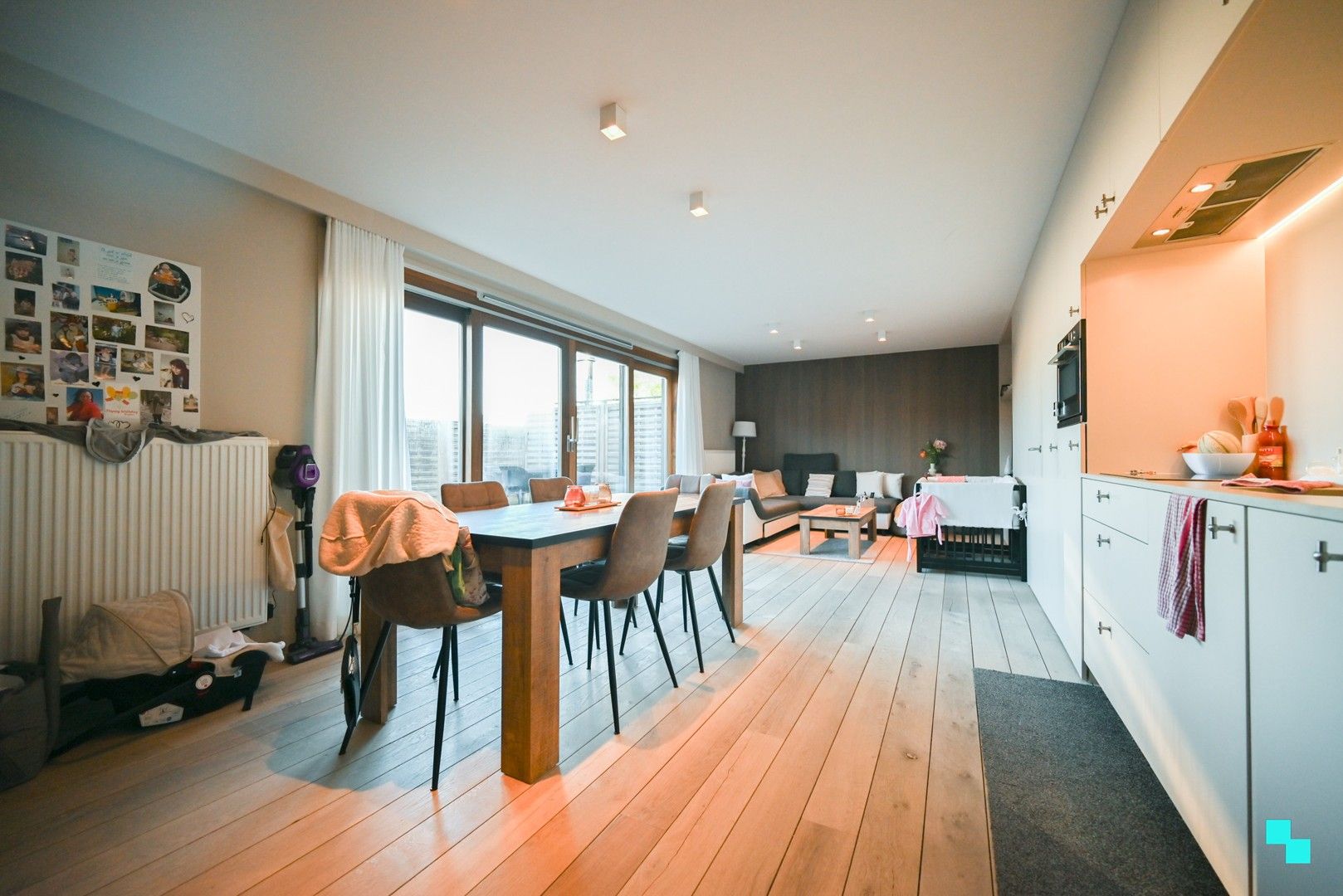 Piekfijn  afgewerkte handelsruimte met bovenliggend appartement te Kachtem foto 21