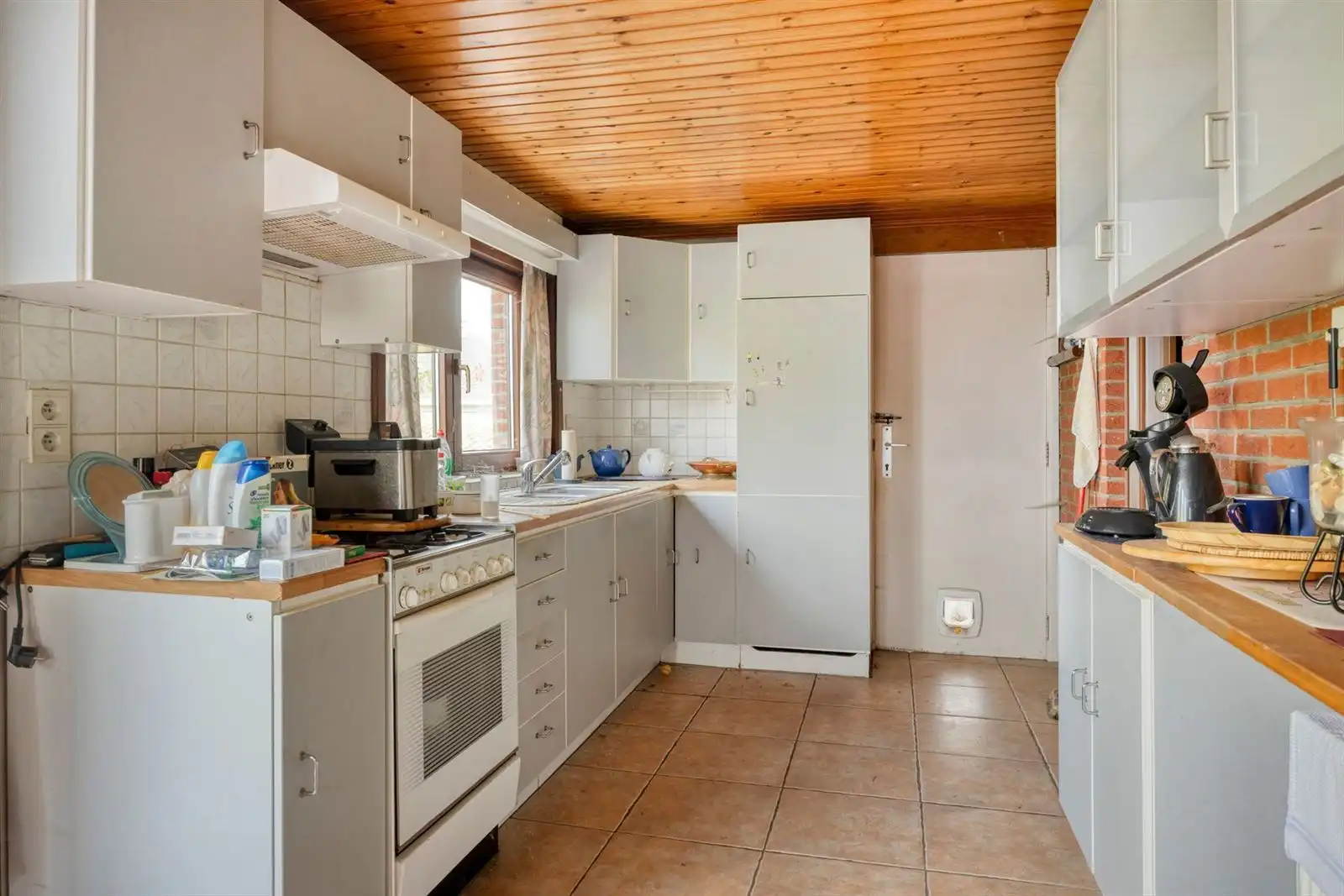 Bungalow met grote garage en tuin  foto 7