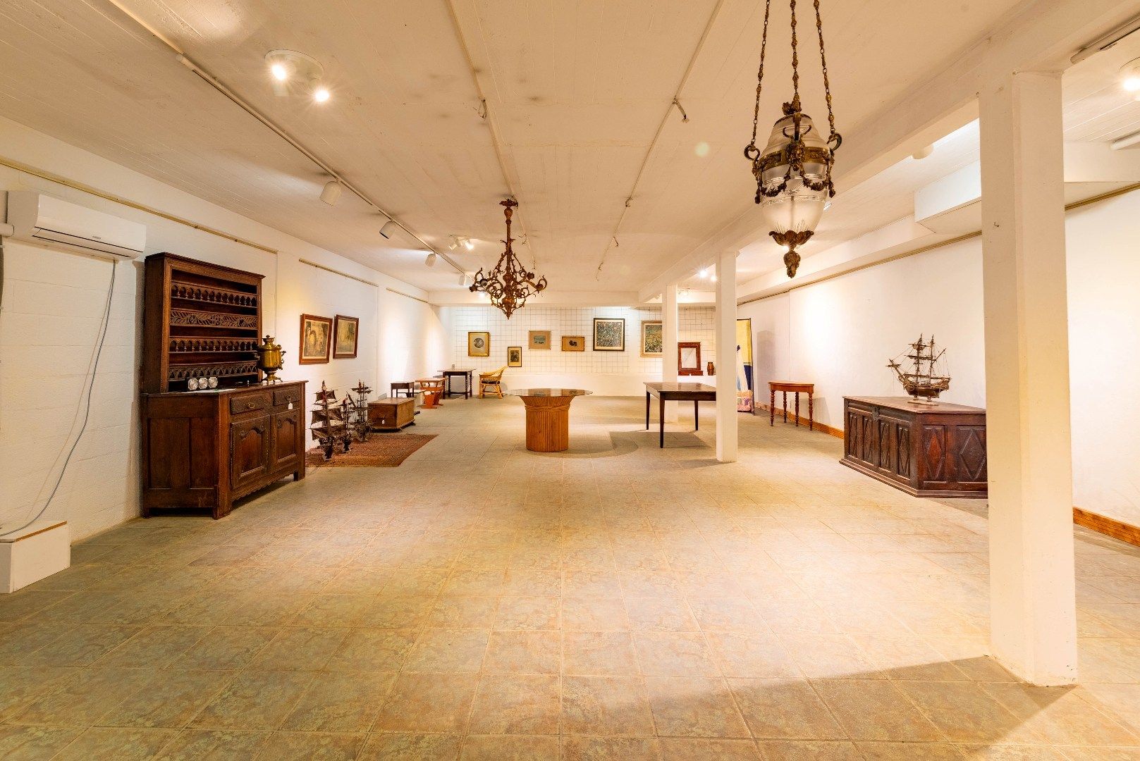 Ruim pand in de Steenhouwersvest foto 2