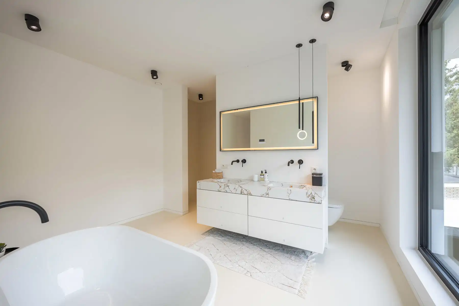 Exclusieve energiezuinige villa met zwembad en poolhouse foto 26