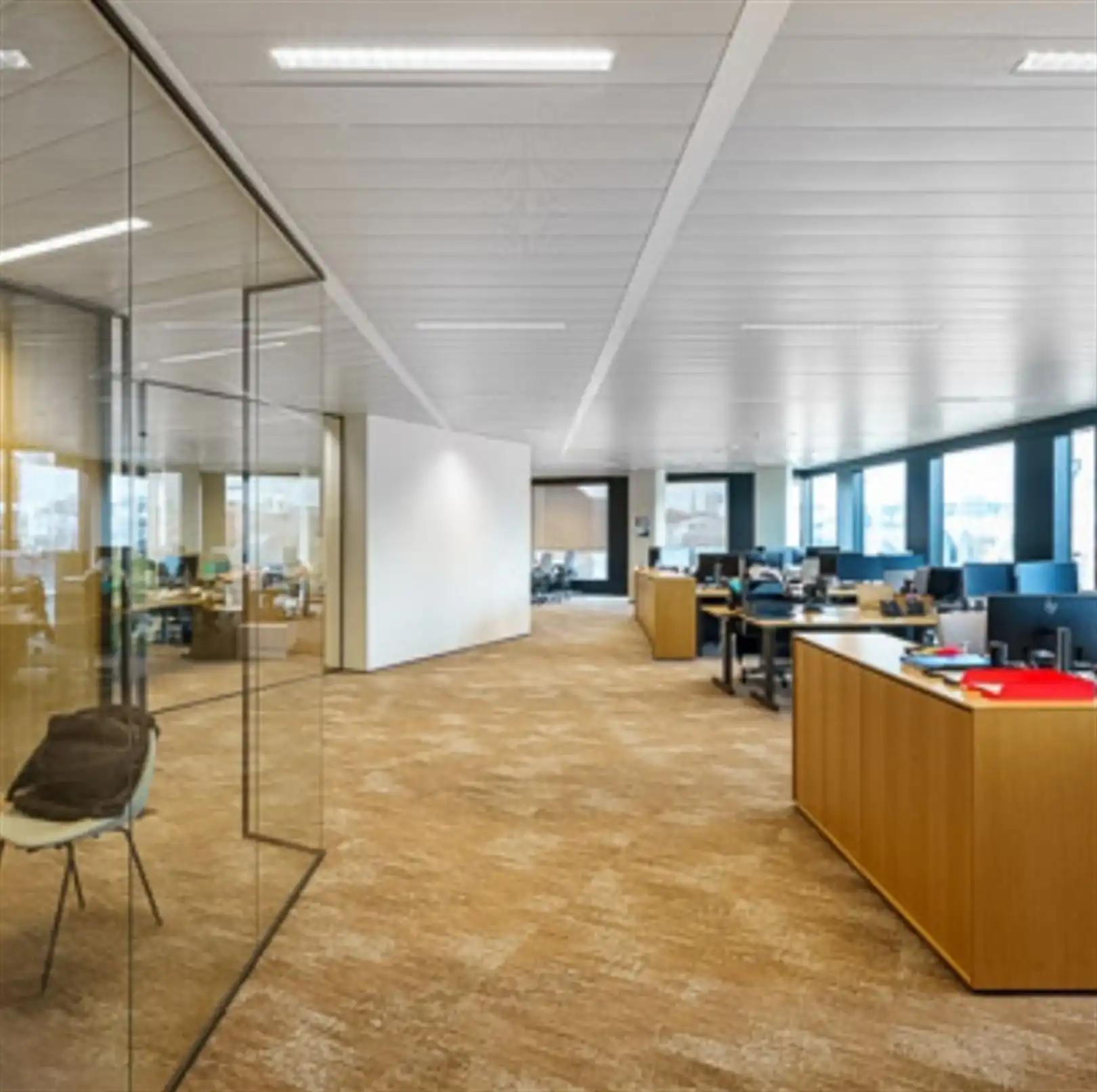 SPECTRUM : 4e verdiep 1.390m² en 268m² te huur foto 18