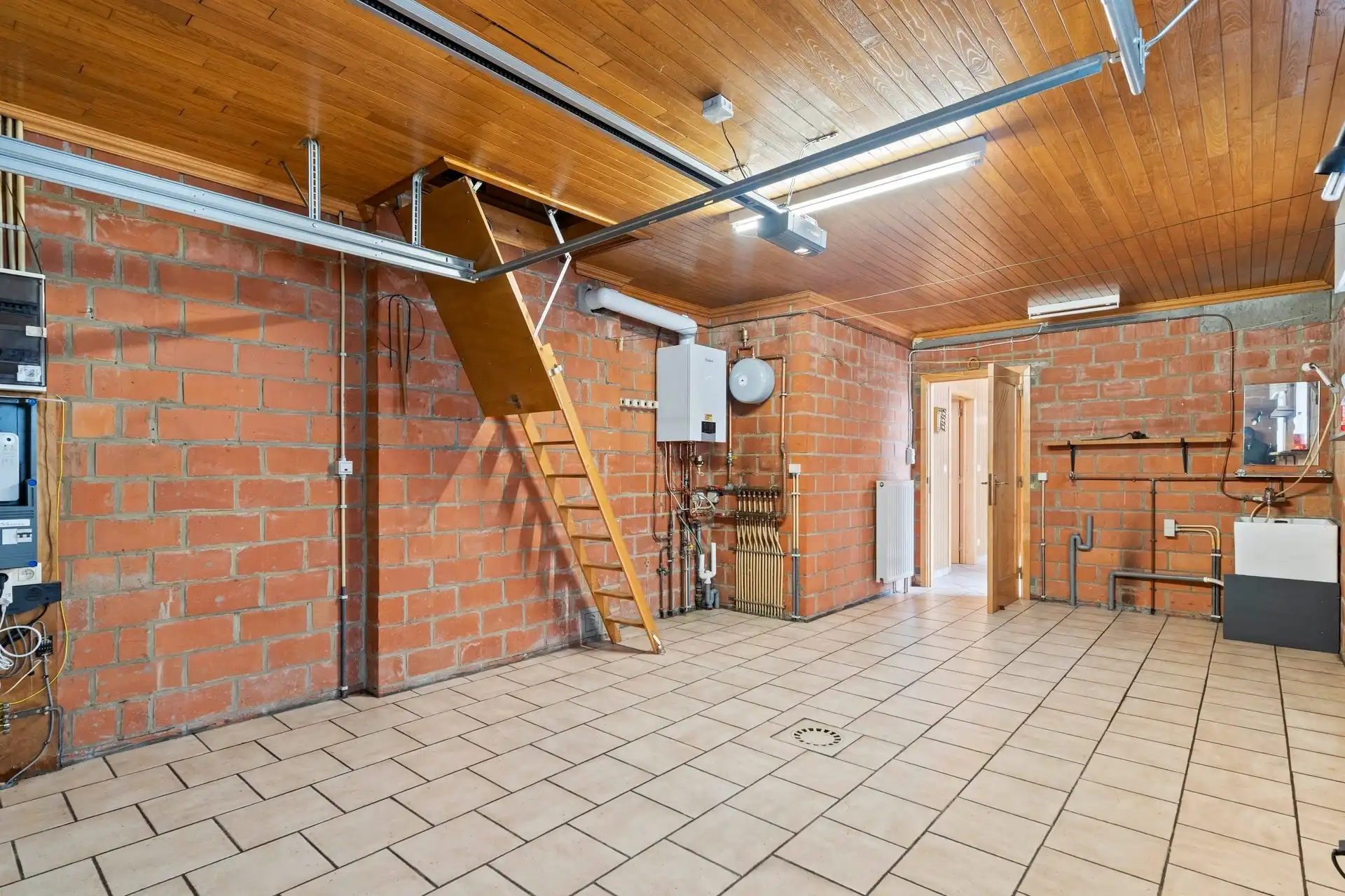 Charmante bungalow met ruime tuin foto 16