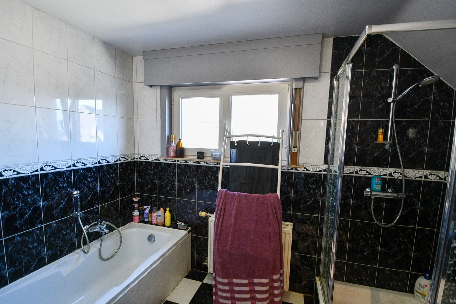 Halfopen bebouwing met inpandige garage met 3 slaapkamers foto 11