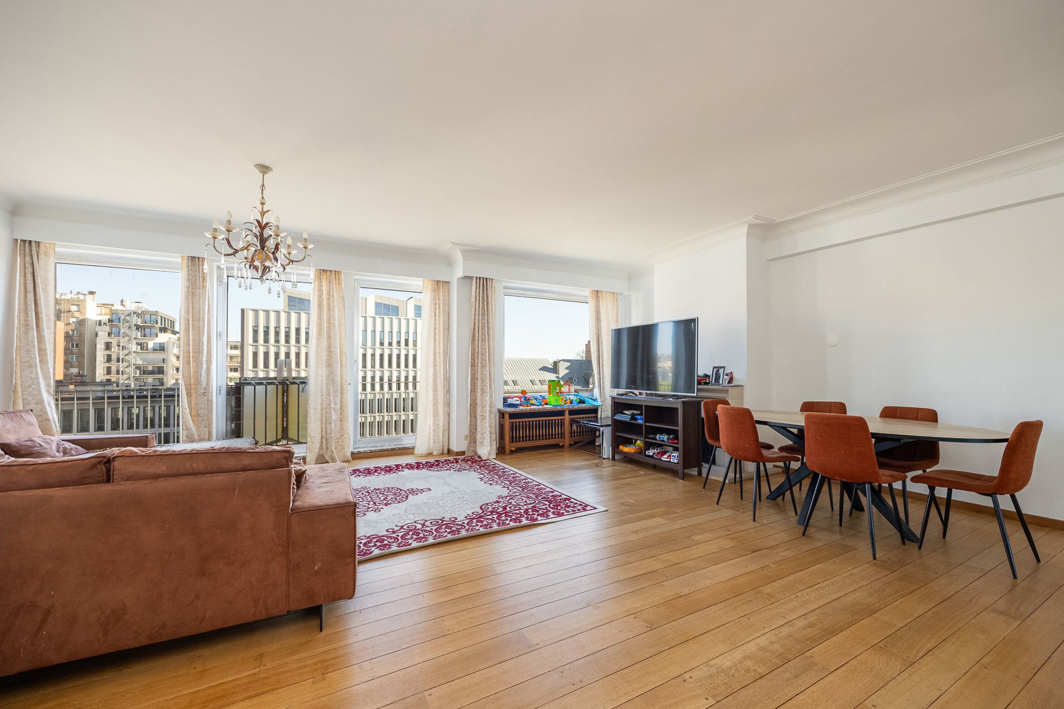 ANTWERPEN - Ruim 3-slaapkamerappartement  foto {{pictureIndex}}