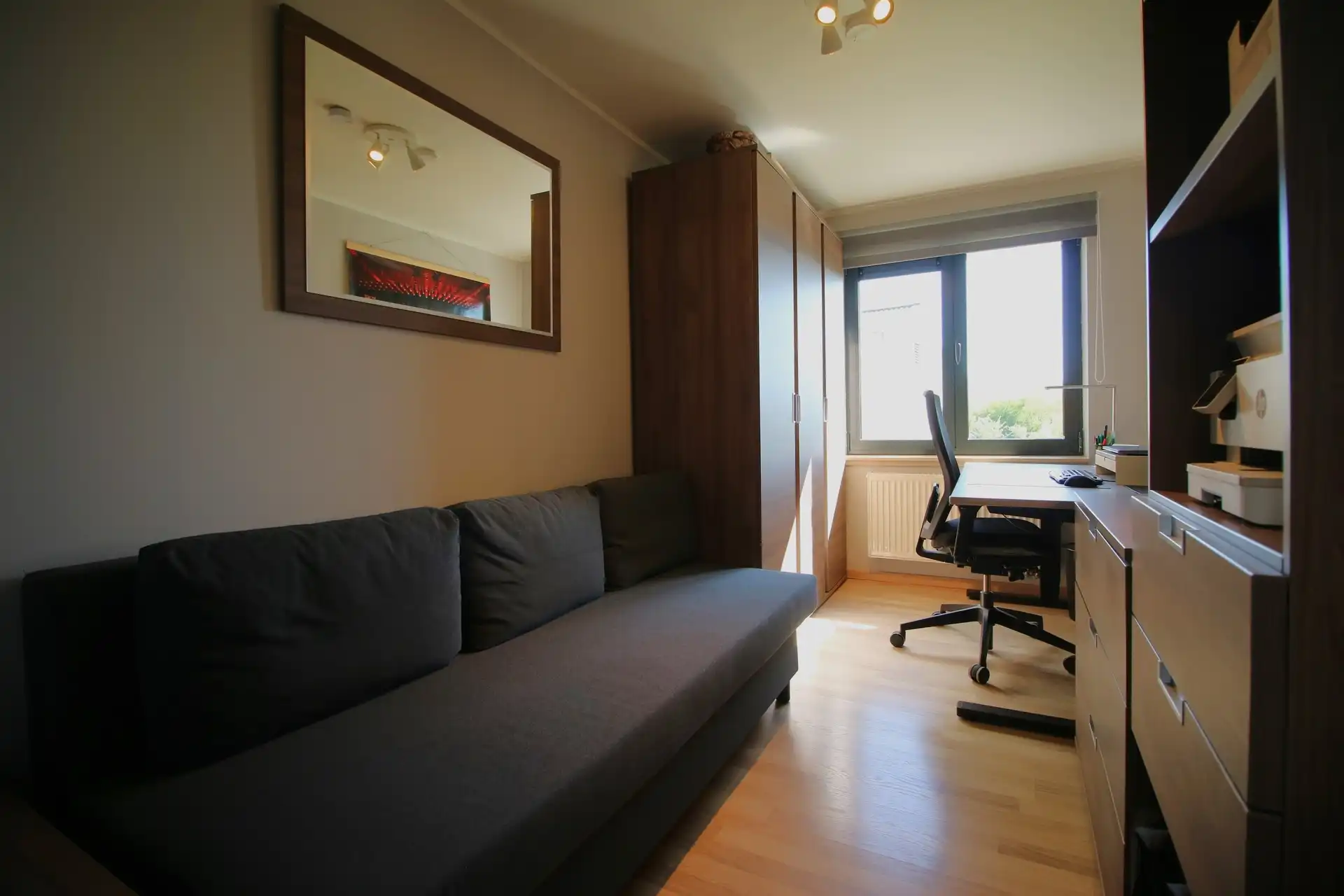 Instapklare gerenoveerde woning met 4 slpks. en aparte garage in doodlopende straat foto 18