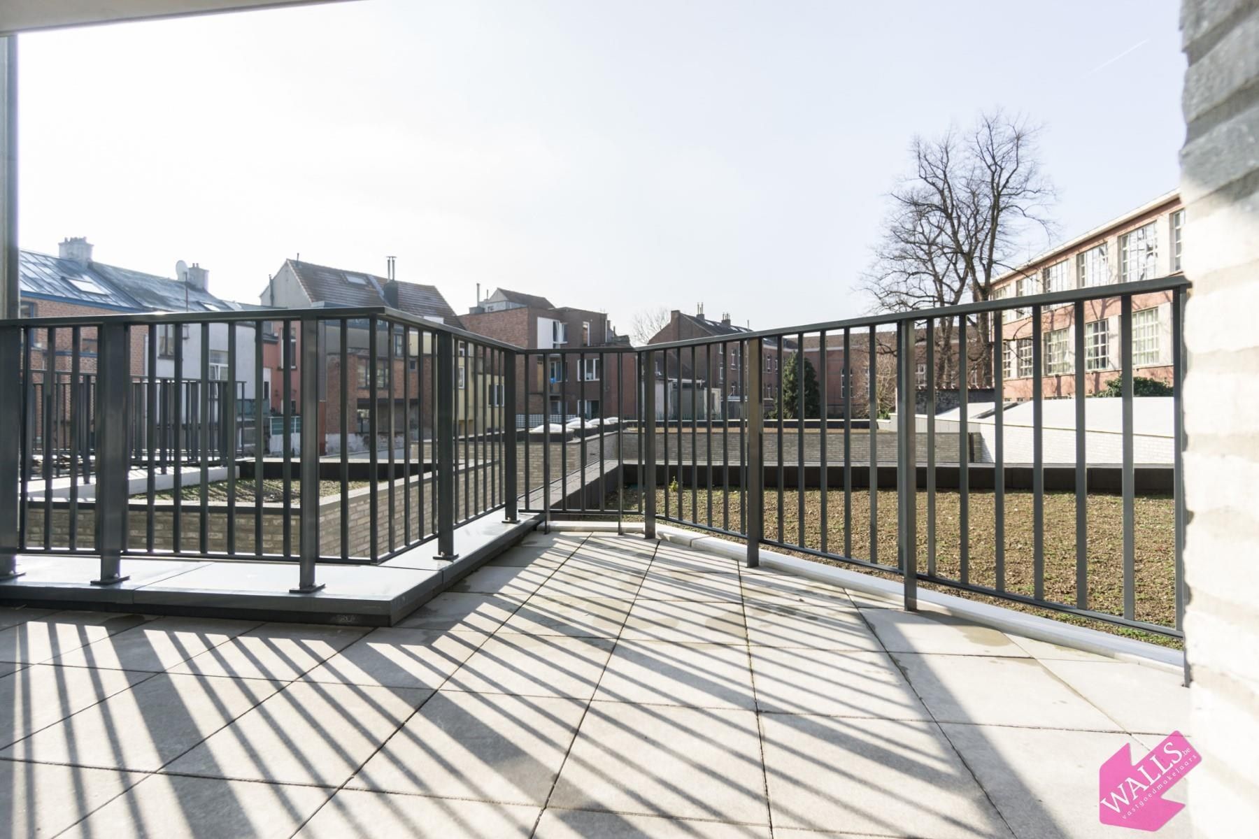 Prachtig nieuwbouwappartement met twee slk,  2 terrassen en autostaanplaats  foto 6