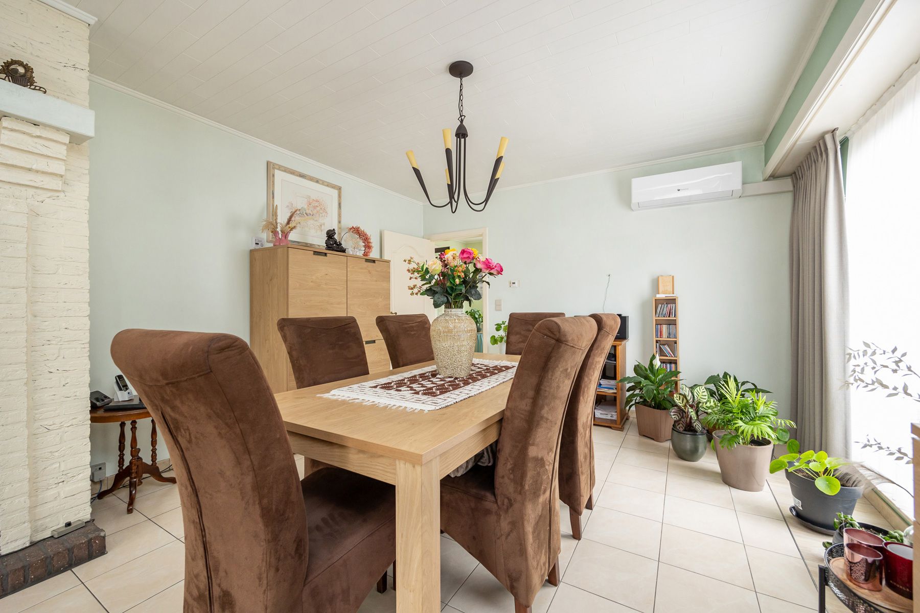 Ruime woning met 4 slks en 2 bdks op 886 m² foto 7