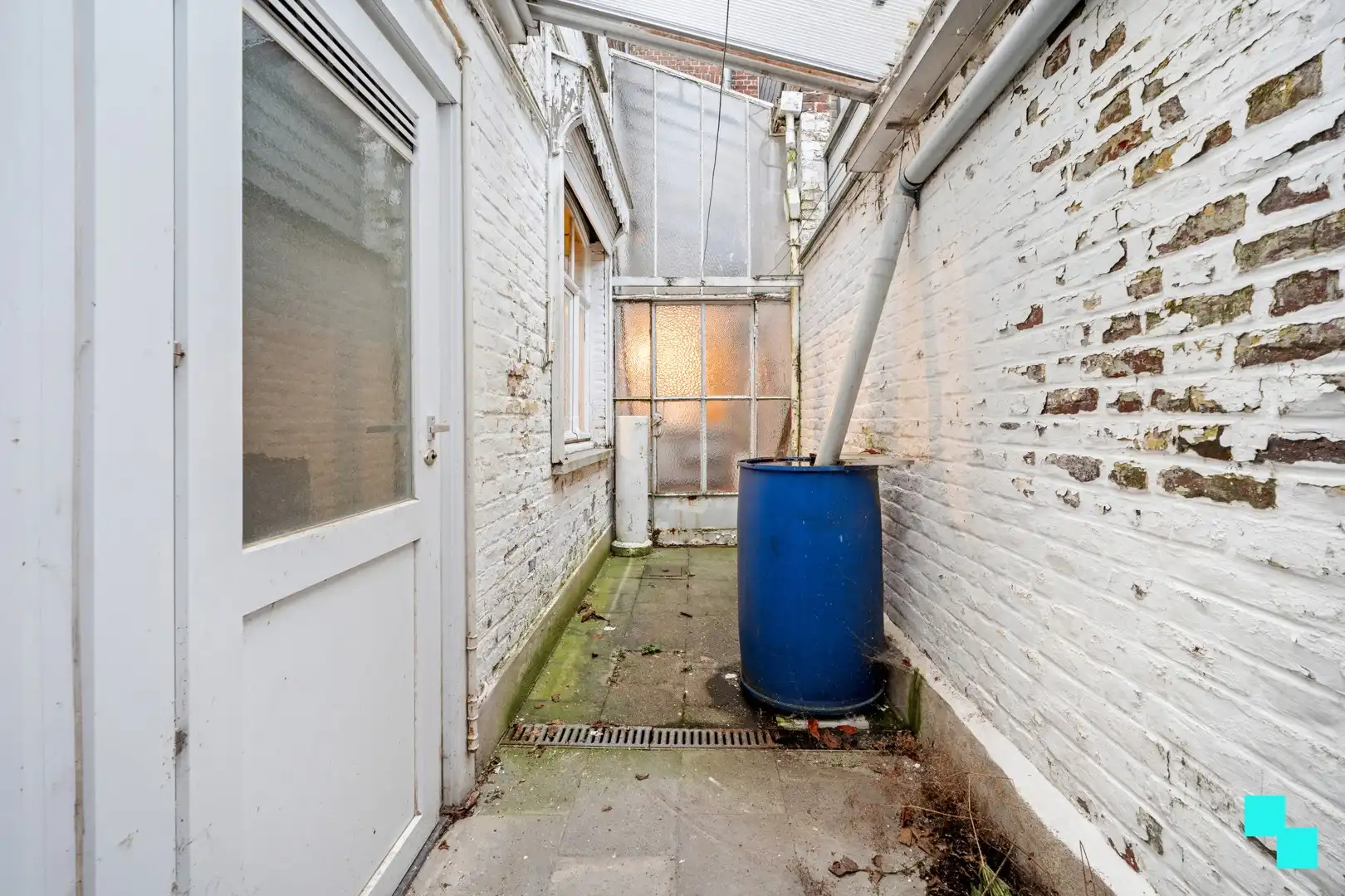 Te renoveren stadswoning op toplocatie - centrum Roeselare foto 12