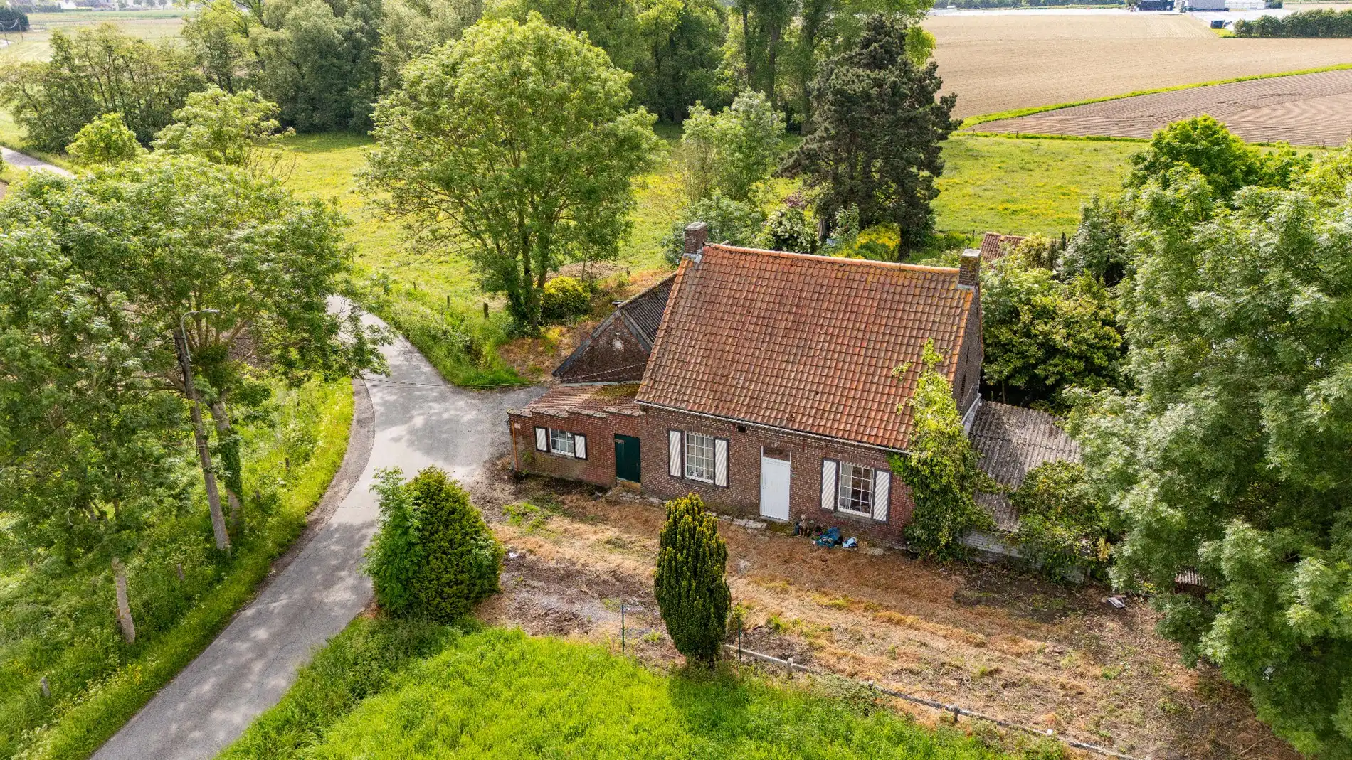 PRACHTIG GELEGEN HOEVE | RUSTIGE LIGGING | 1ha 47a foto 6