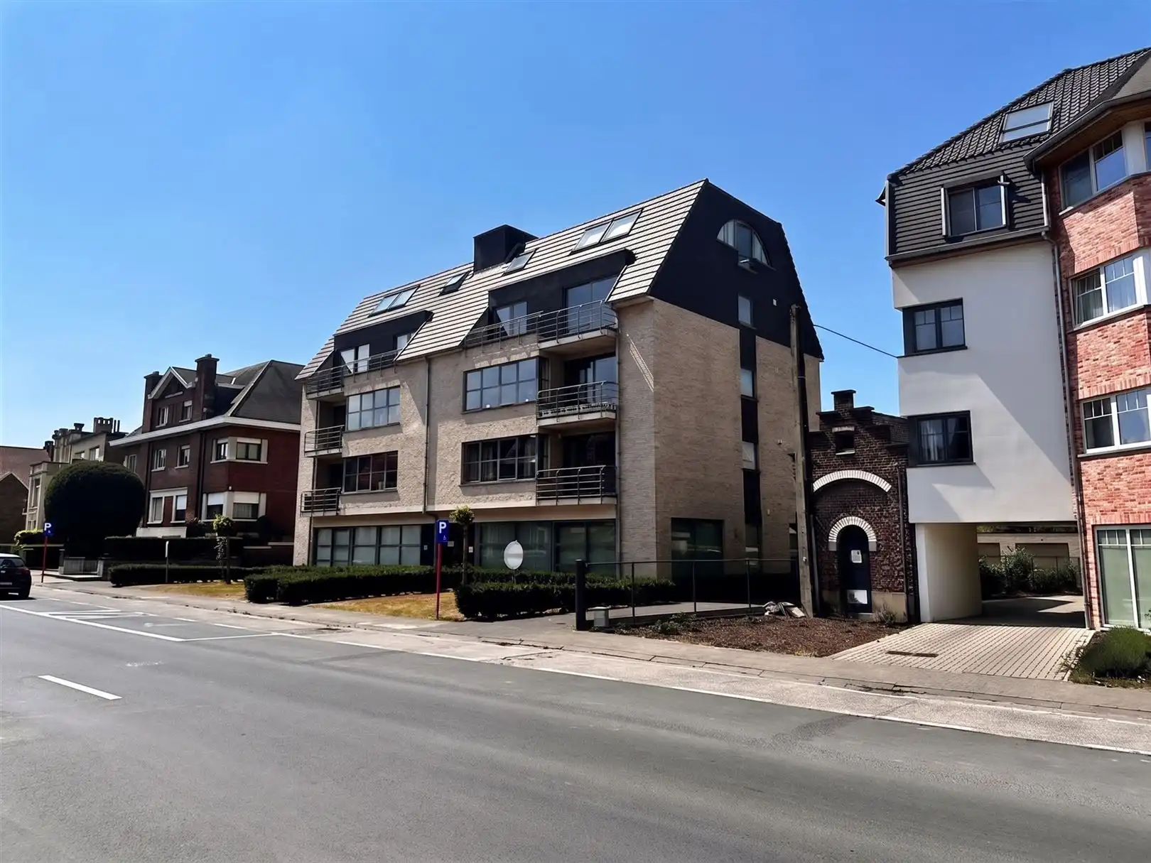 Gelijkvloers appartement TE HUUR in Oudenaarde. foto {{pictureIndex}}