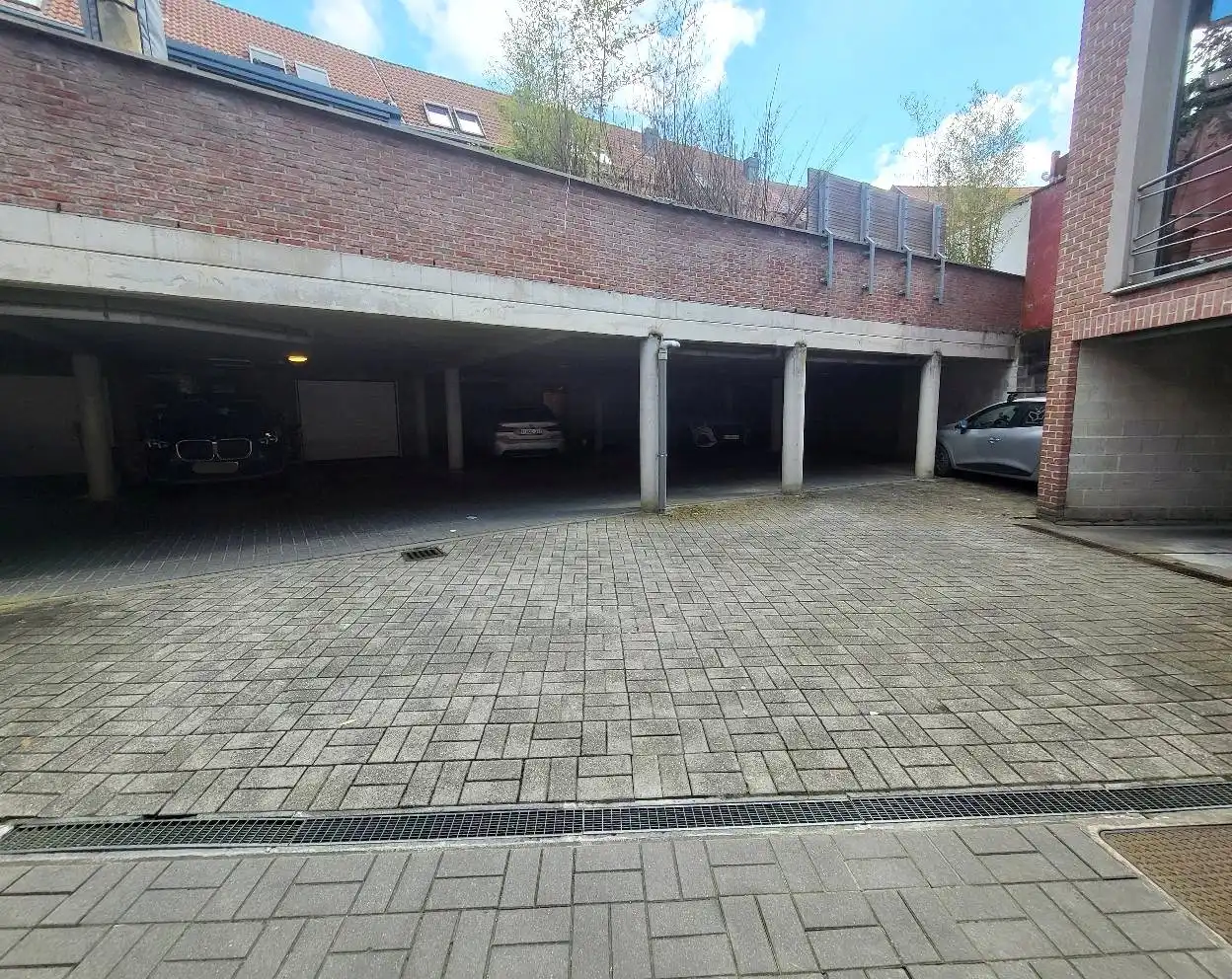 Prima onderhouden woning in centrum Eppegem. foto 25