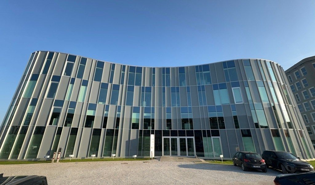 Recente kantoren te koop op topligging in Gent foto {{pictureIndex}}