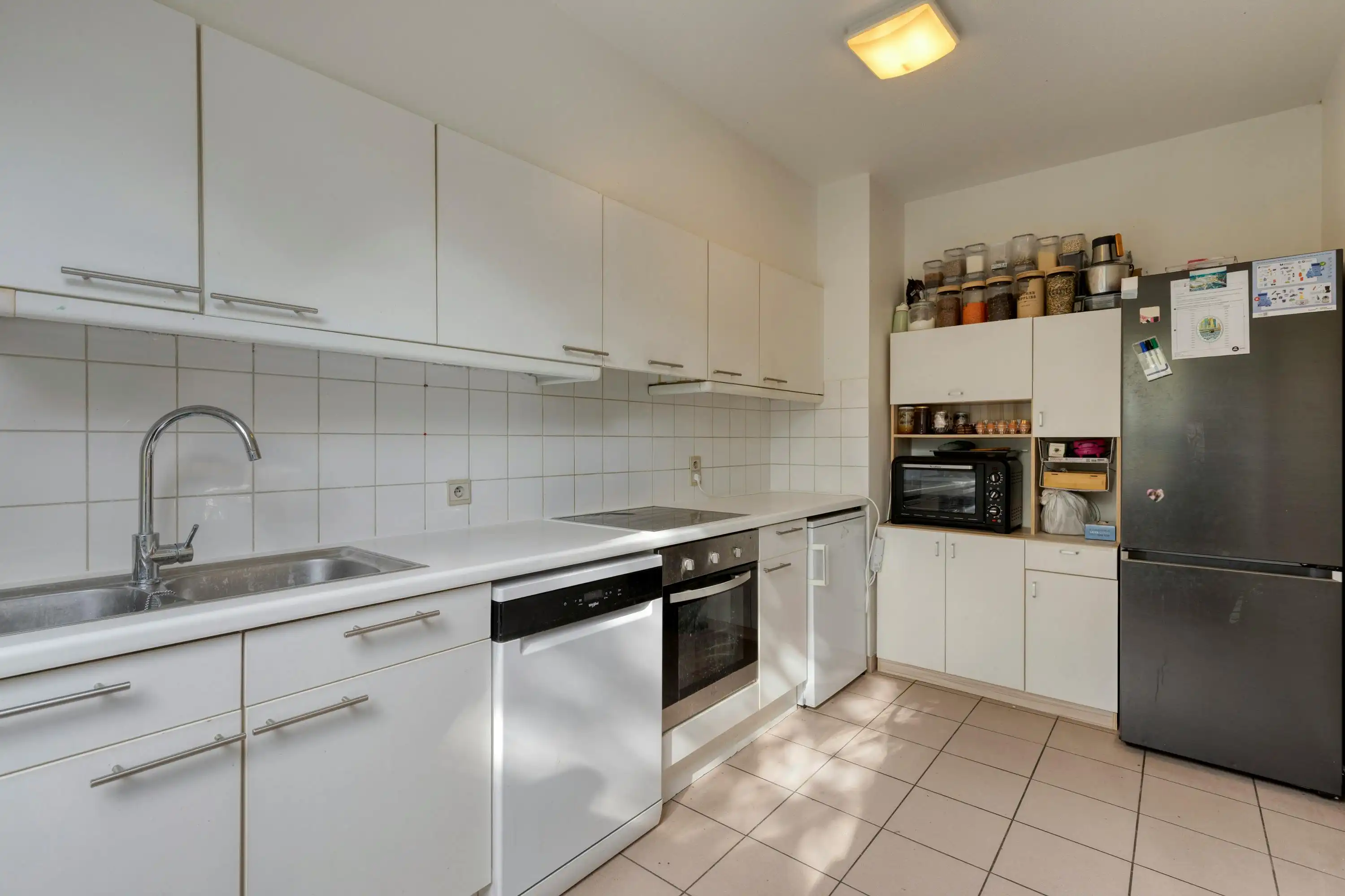2-slaapkamerappartement met terras en parking in Laken foto 4