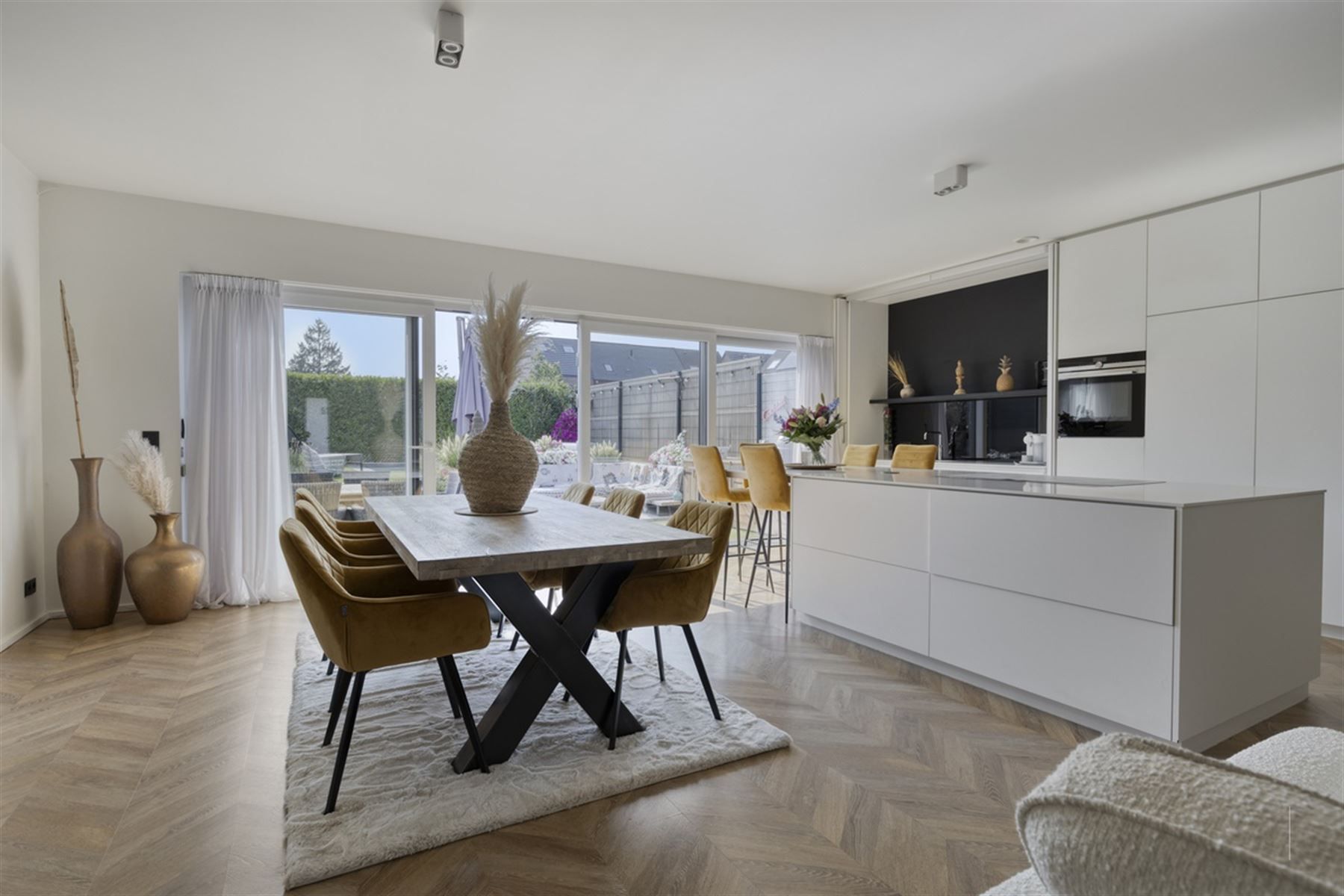 Zeer recente nieuwbouwwoning met garage en 4 slaapkamers foto 6