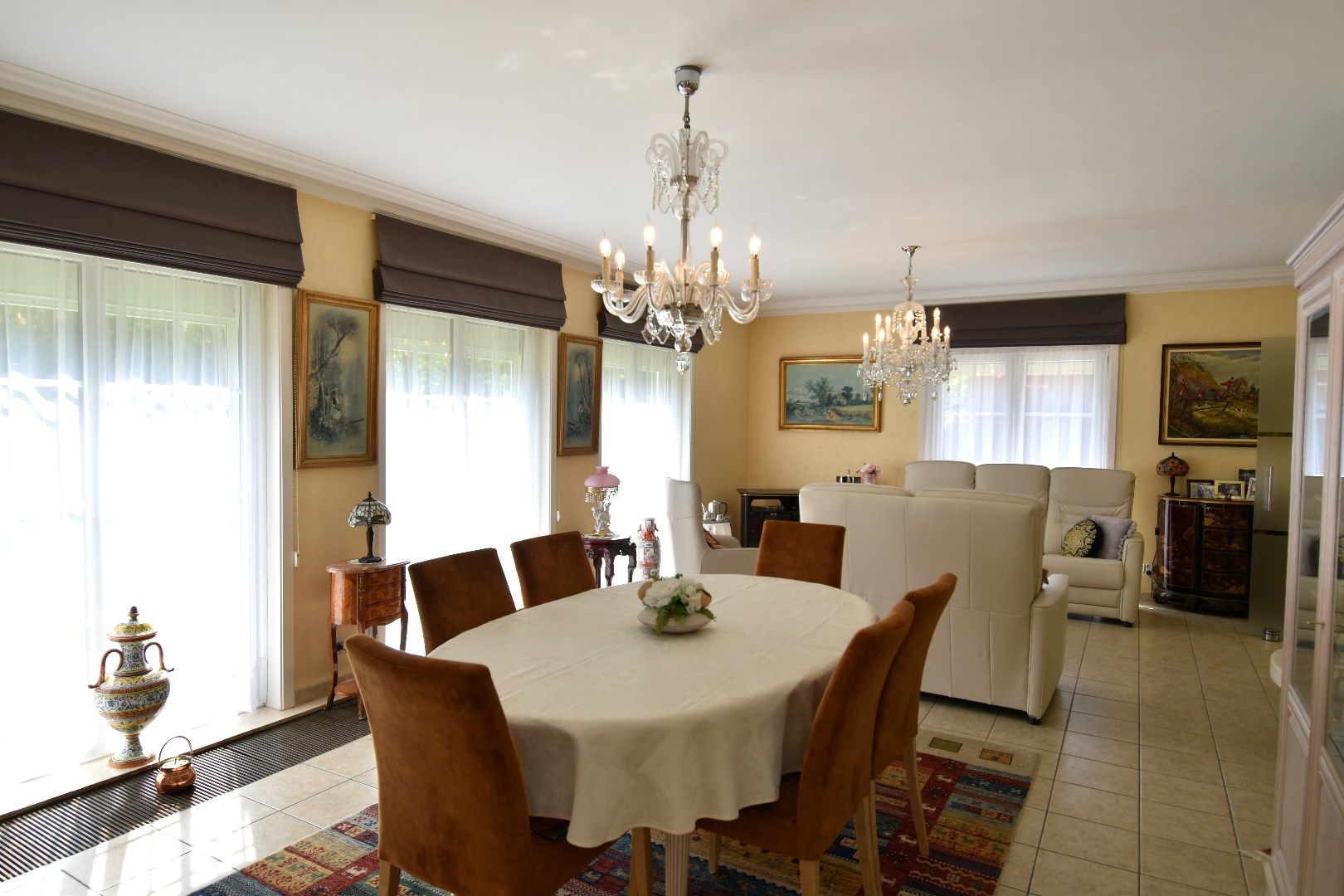 Alleenstaande bungalow met tuin en garage te koop op een bereikbare locatie te Harelbeke foto 4