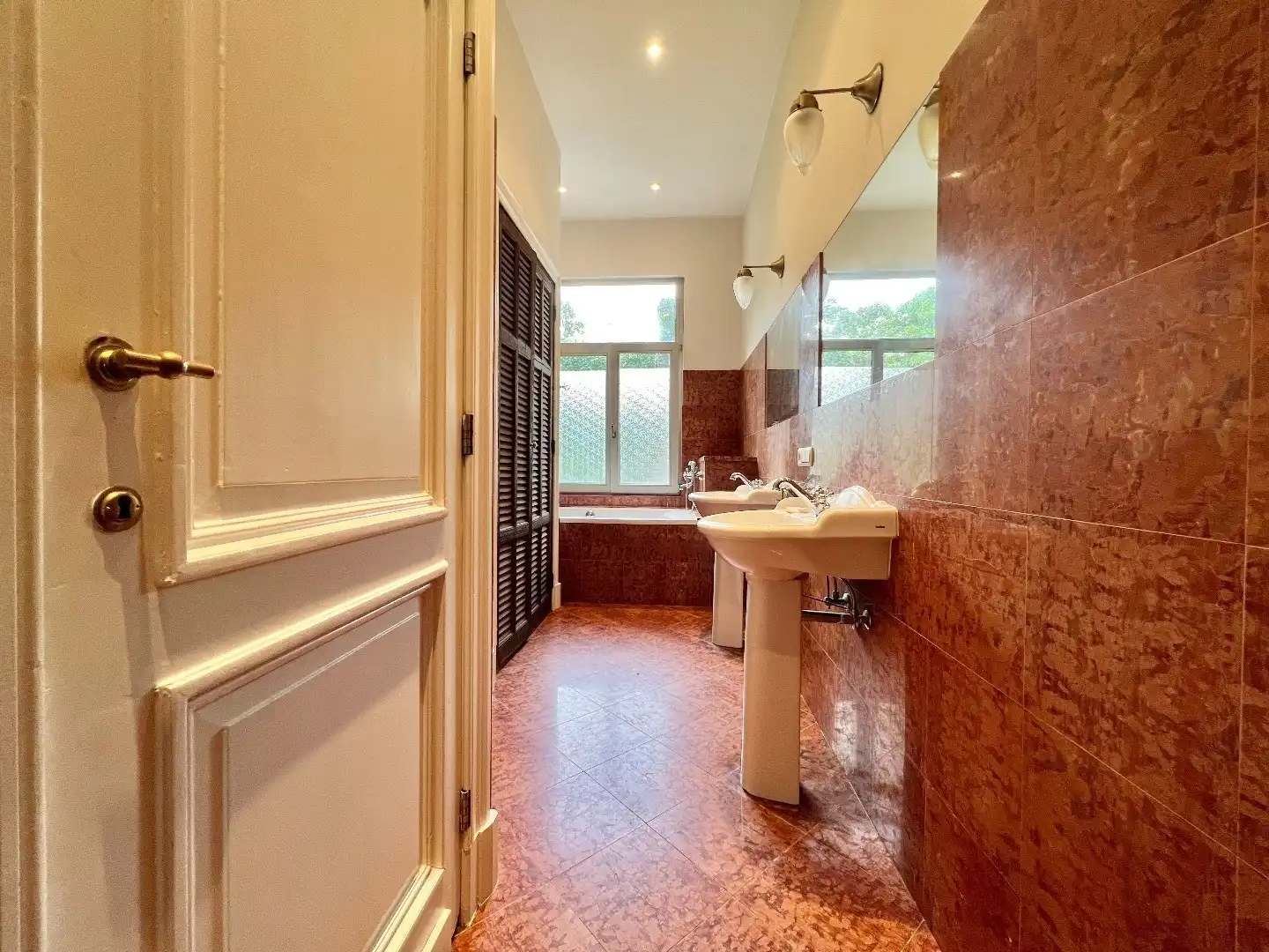 Ruime 1slpk app met terras te Zurenborg foto 11