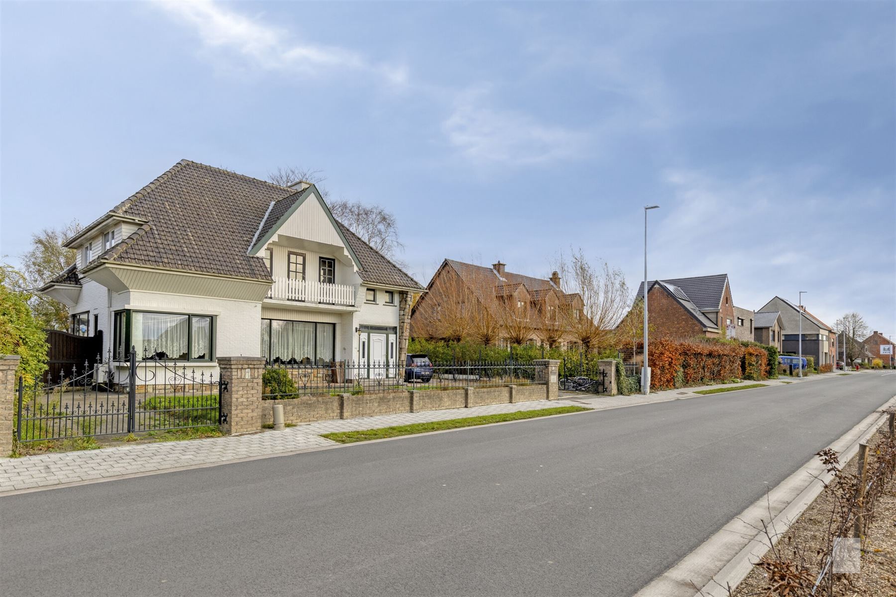 Vrijstaande woning met zwembad foto 2