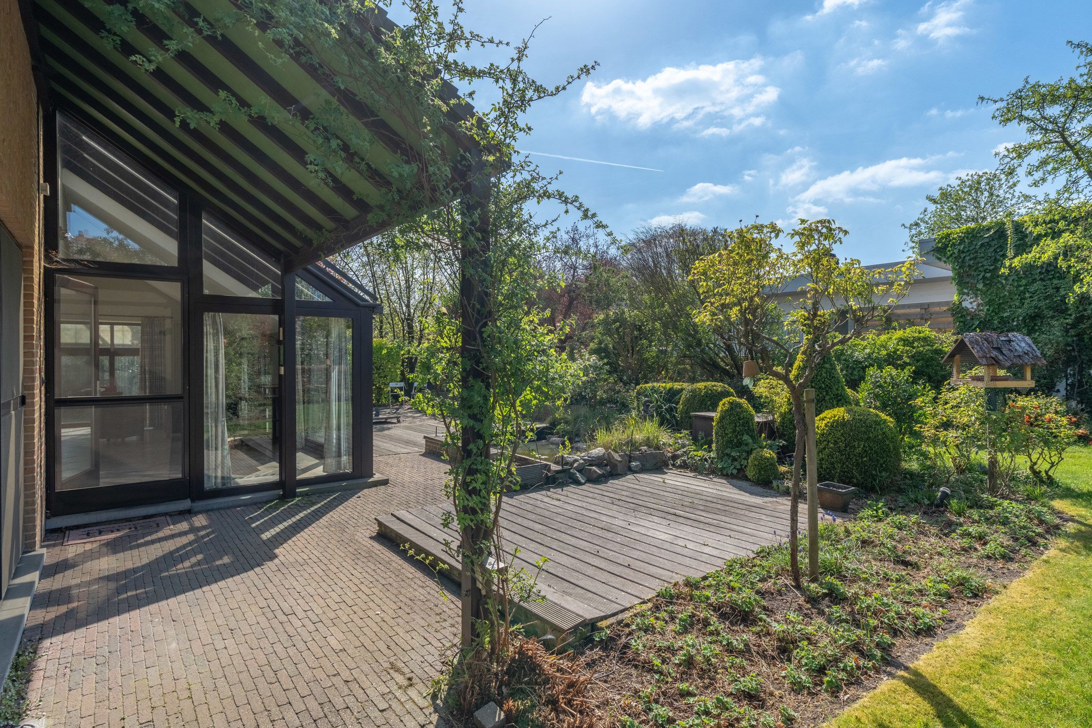 Goed onderhouden villa met 5 slpk's op perceel van 1.060m². foto 40
