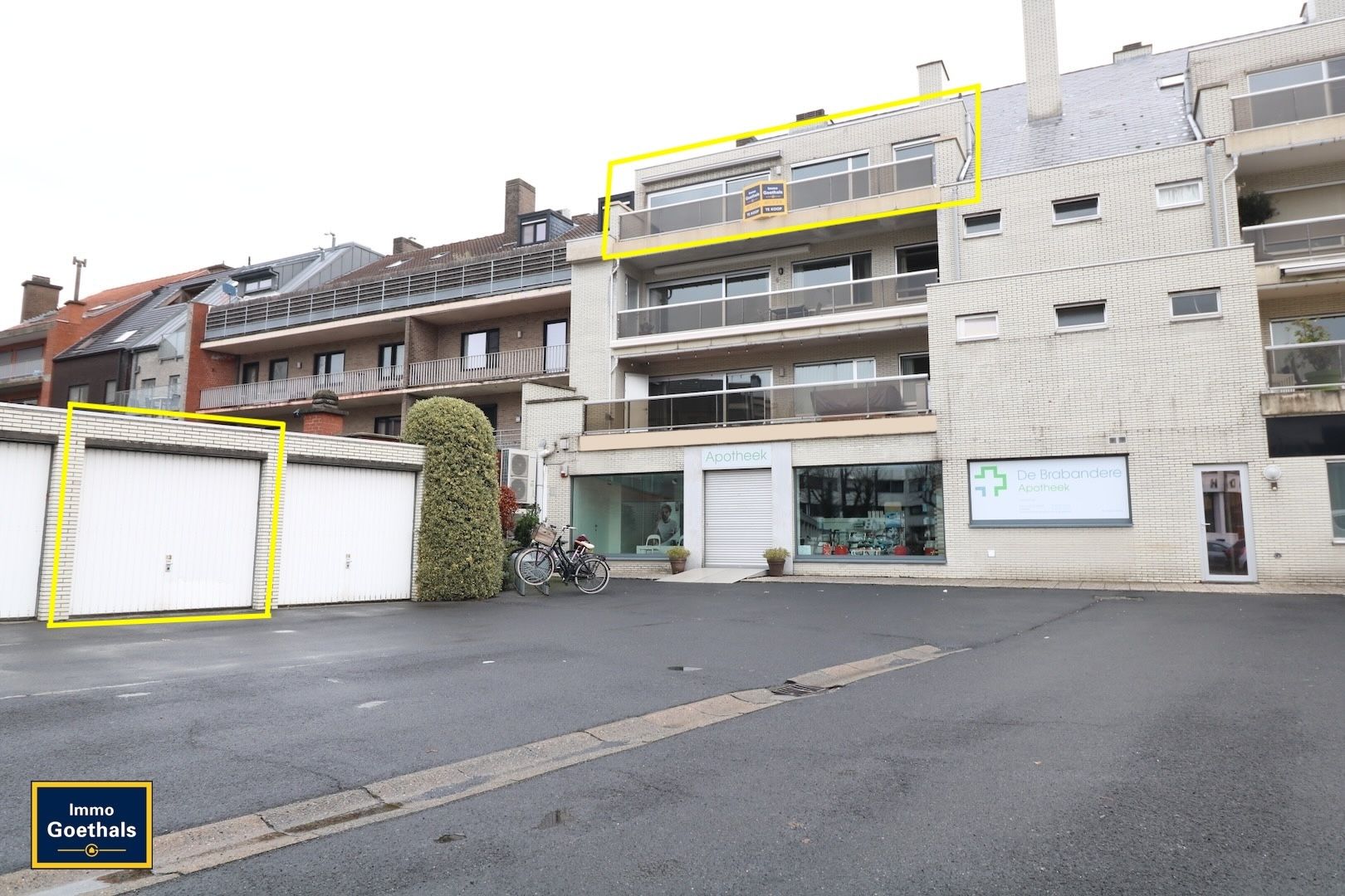 CENTRAAL GELEGEN APPARTEMENT MET GROOT TERRAS IN GARAGE. foto 4