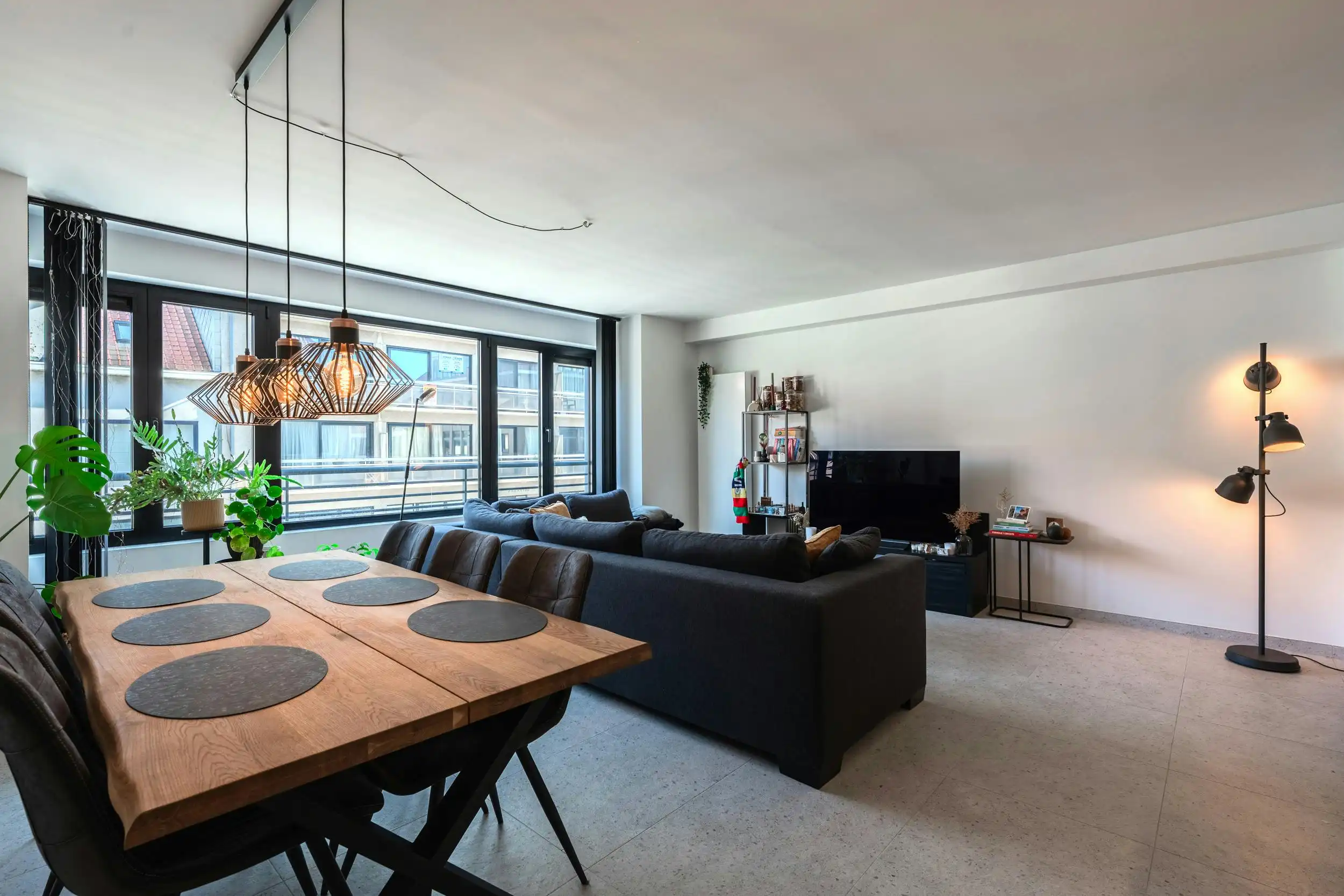 Instapklaar 2-slaapkamer appartement (85m²) te Oostende foto 5