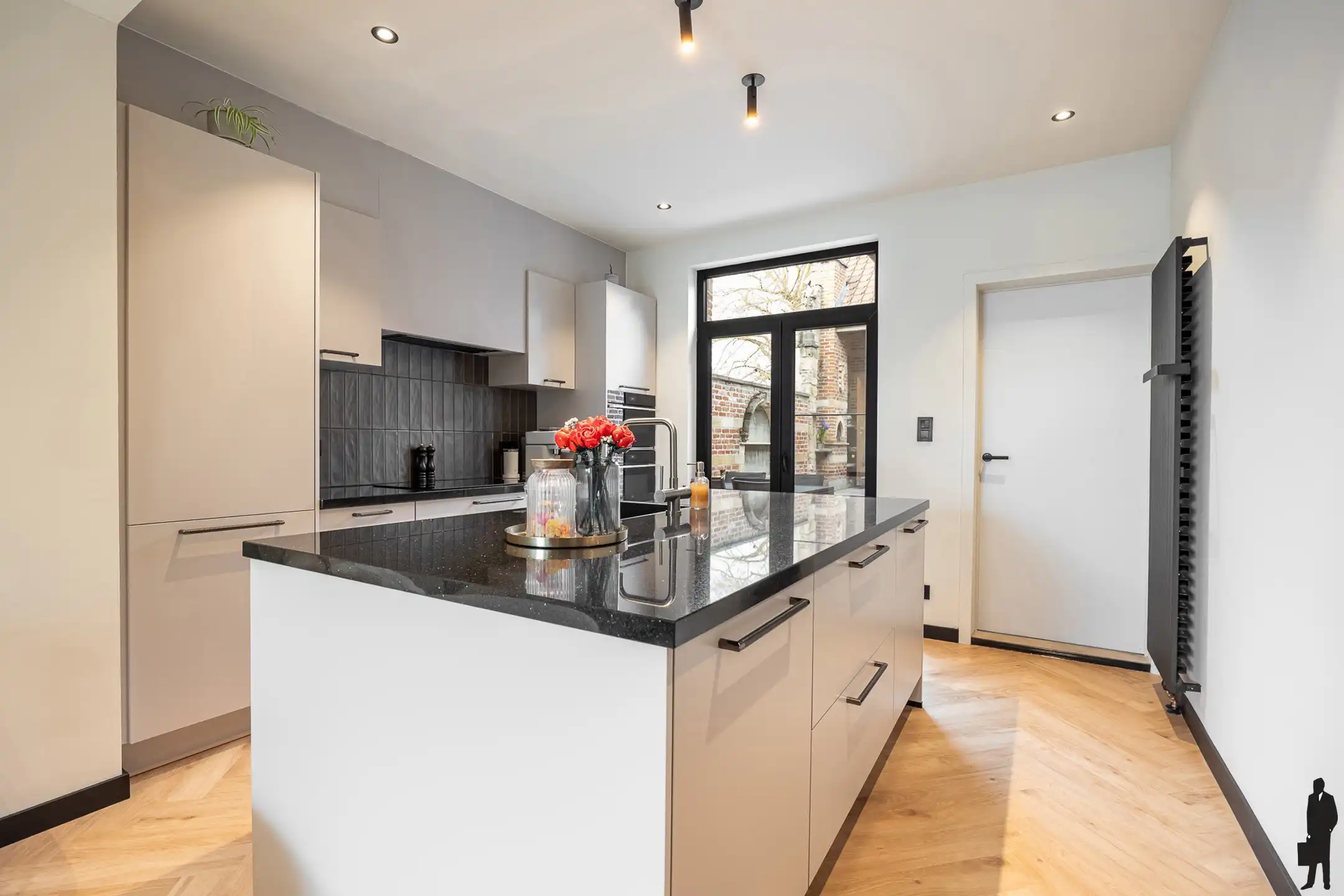 Instapklare en volledig gerenoveerde woning met garage&nbsp; foto 6