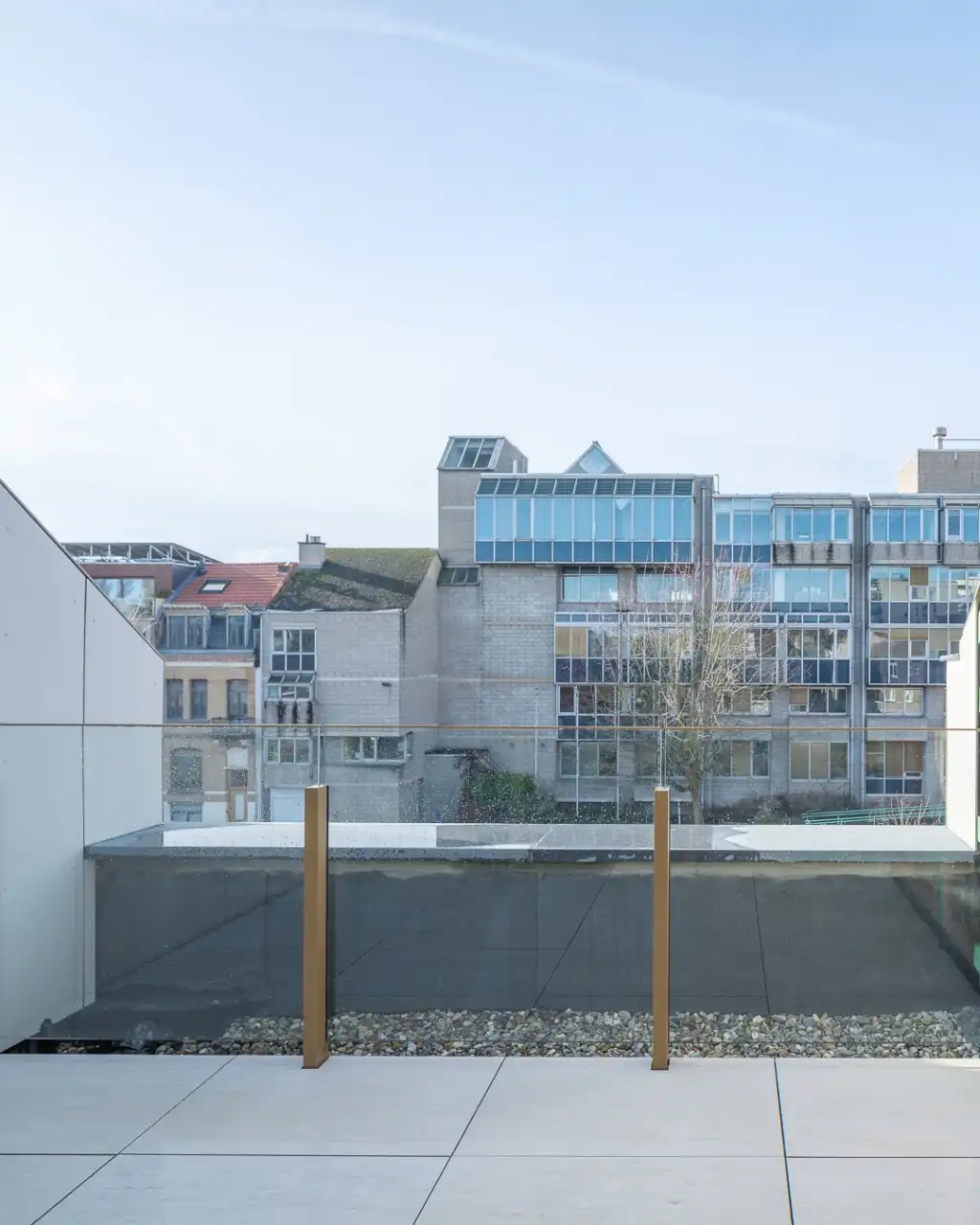 Architecturale nieuwbouw ‘townhouse’ met zicht op het water en meerdere terrassen foto 22