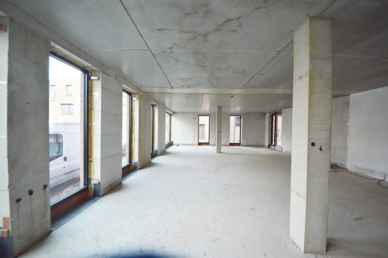 NIEUWBOUW (A.01)MULTIFUNCTIONEEL GELIJKVLOERS PIER KORNEL NABIJ KINE, ARCHITECT, SOEPBAR EN ADVOCAAT foto 16